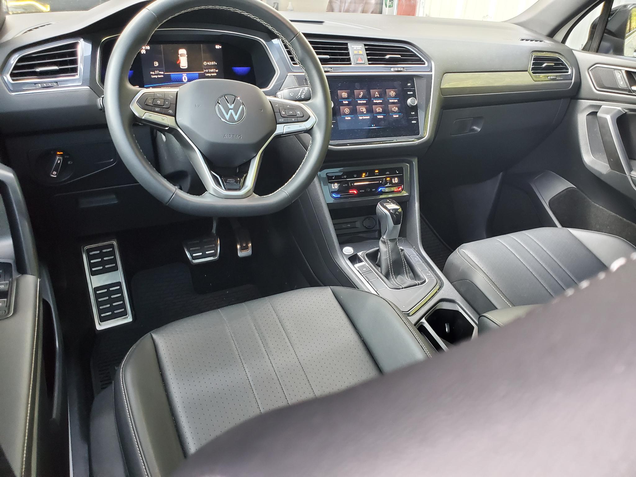 Volkswagen Tiguan 2.0T SE R-Line Black FWD 2023