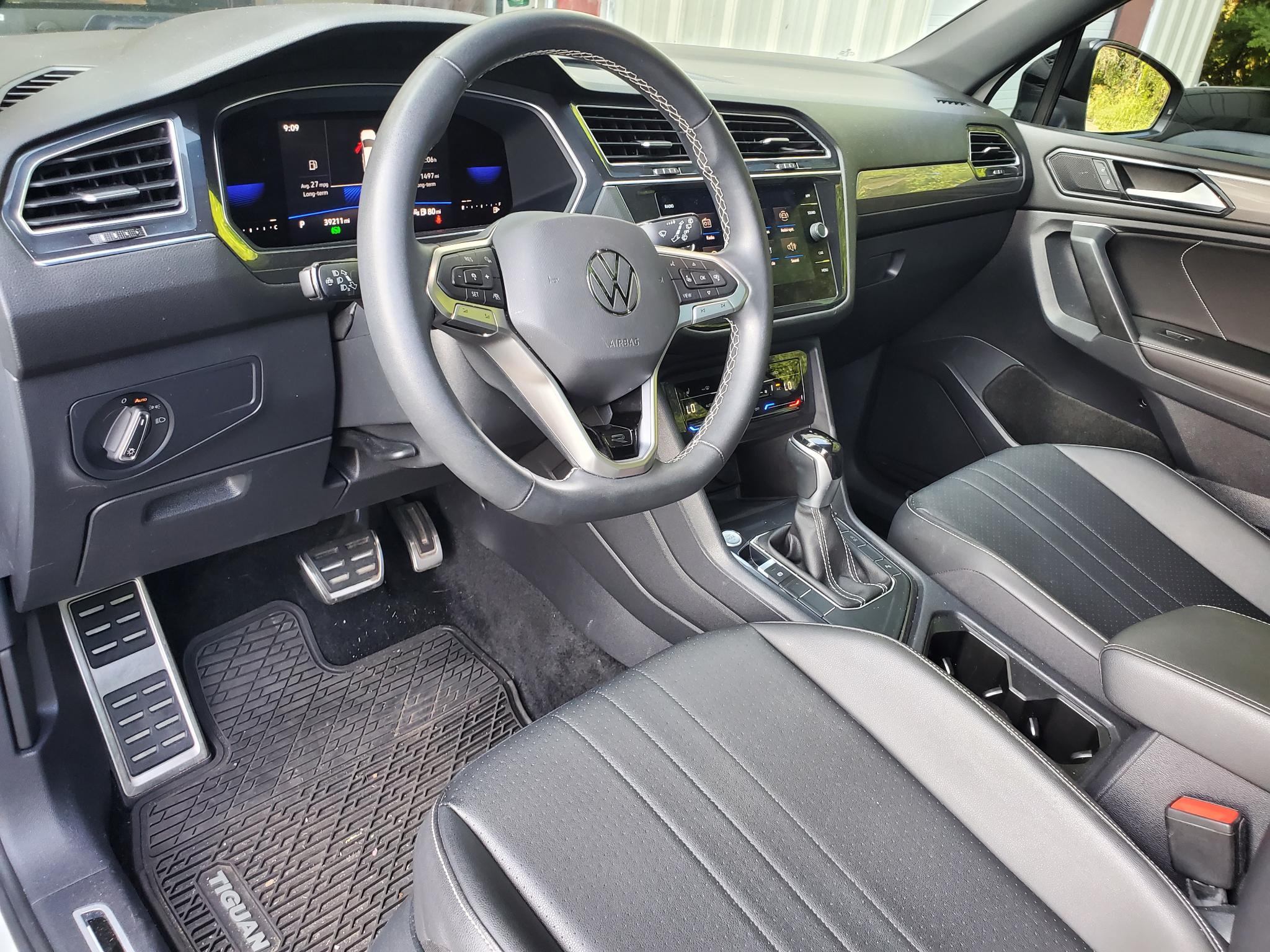 Volkswagen Tiguan 2.0T SE R-Line Black FWD 2023