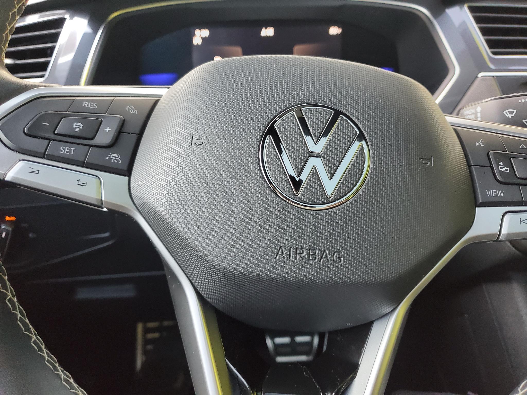 Volkswagen Tiguan 2.0T SE R-Line Black FWD 2023
