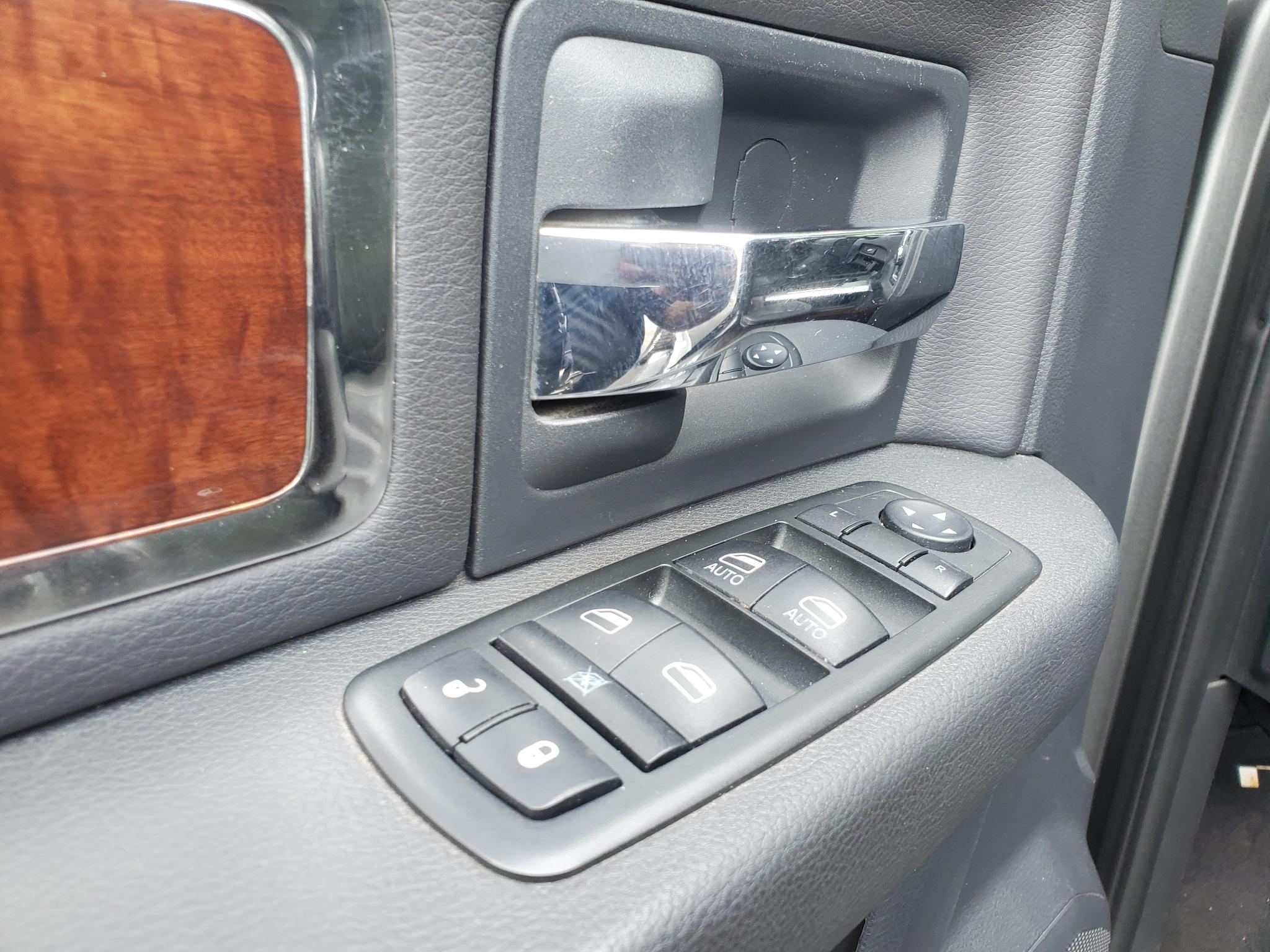 RAM 2500 4WD Crew Cab 149" Laramie 2012