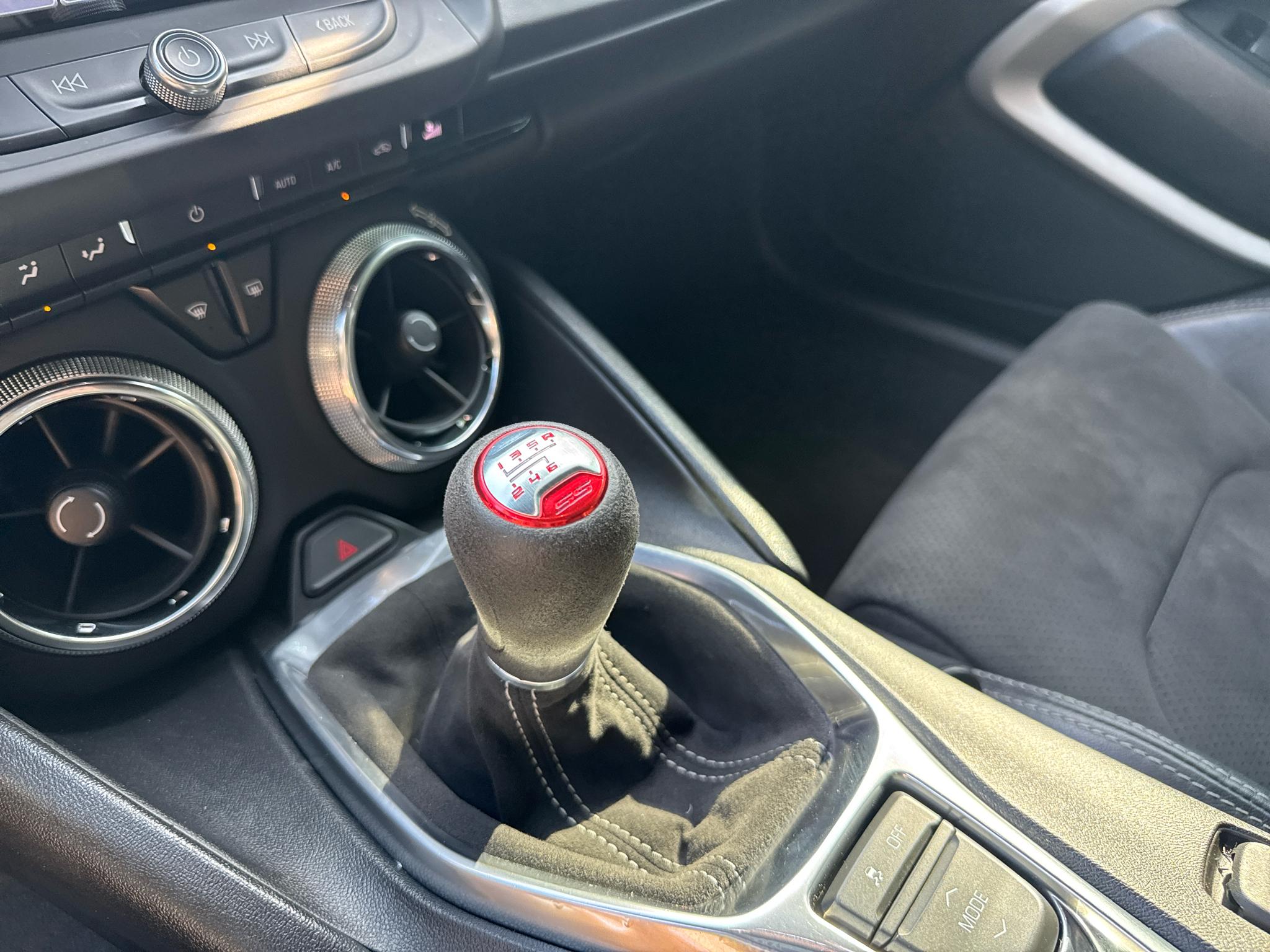 Chevrolet Camaro 2dr Cpe 1SS 2018