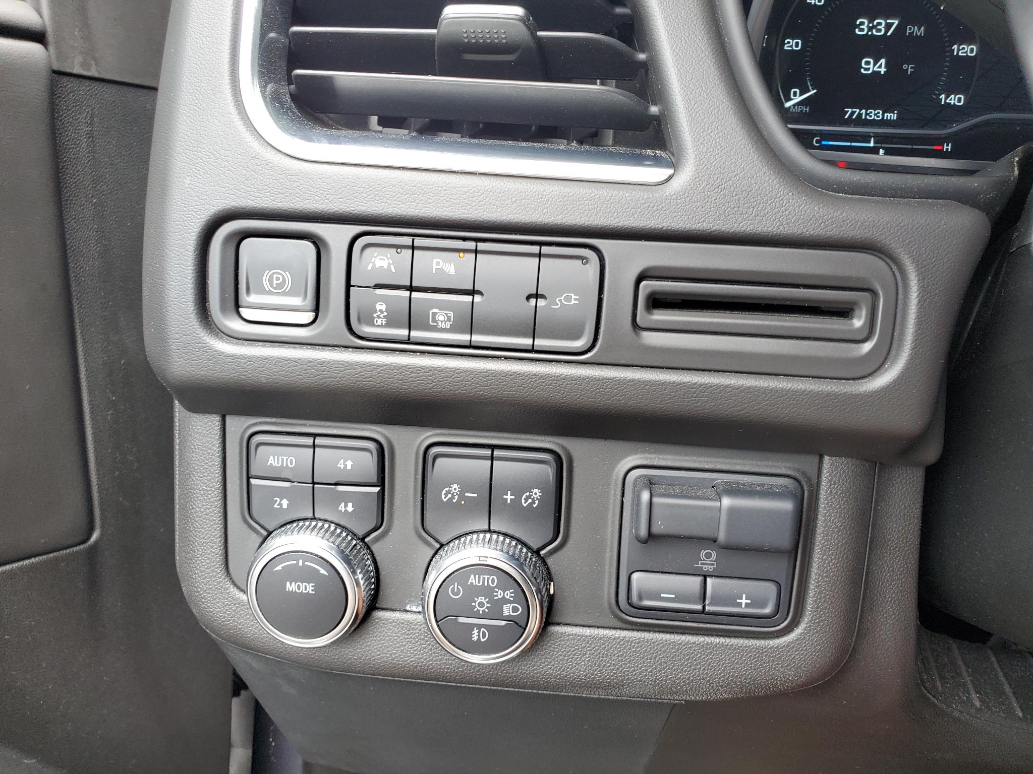 GMC Yukon 4WD 4dr SLT 2022