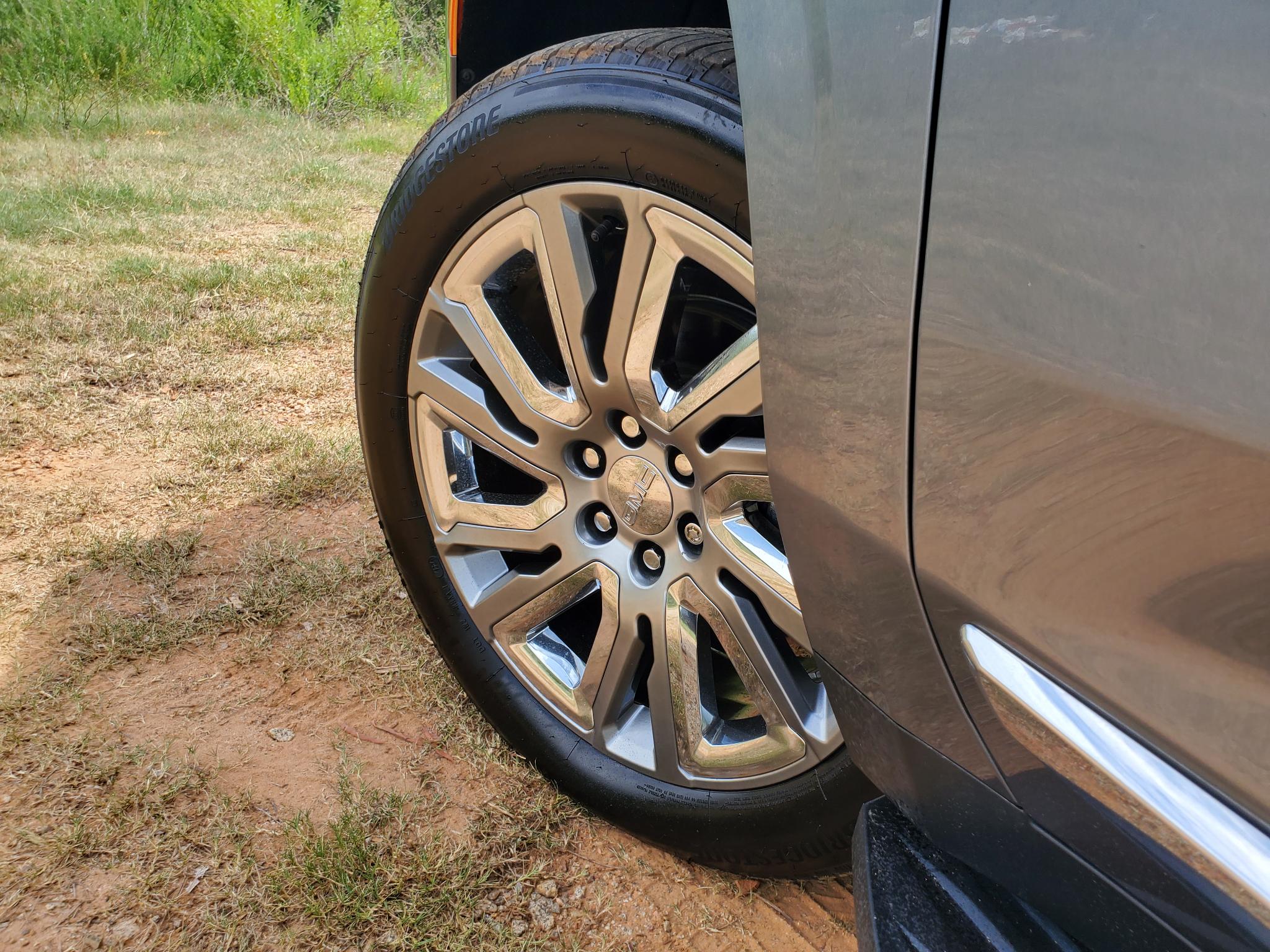GMC Yukon 4WD 4dr SLT 2022