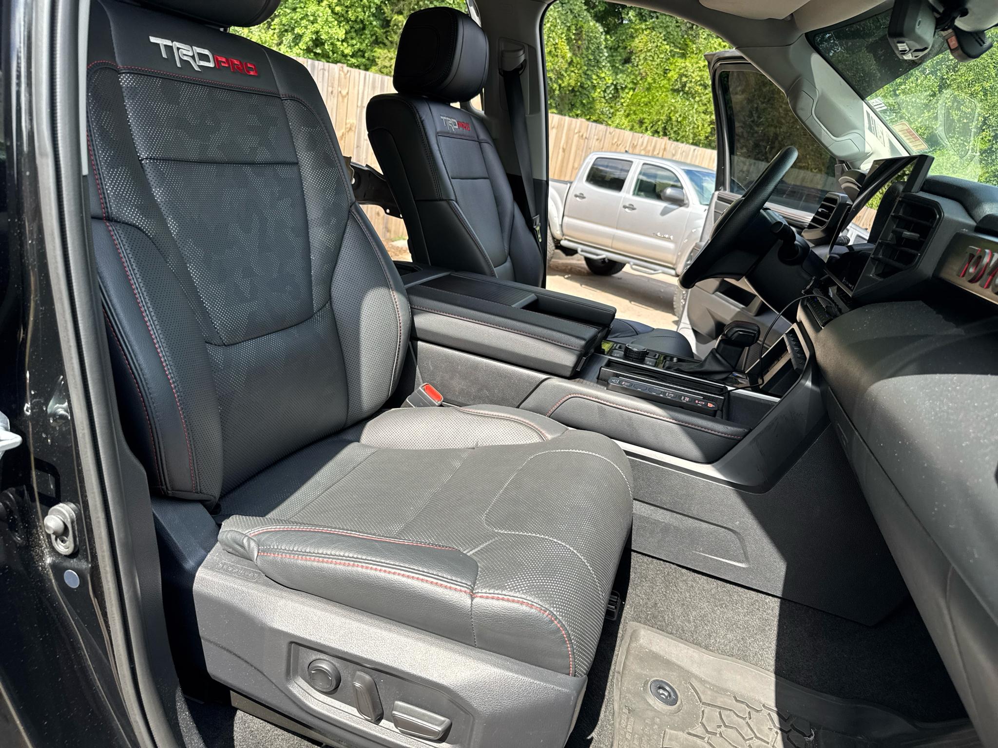 Toyota Sequoia  2023