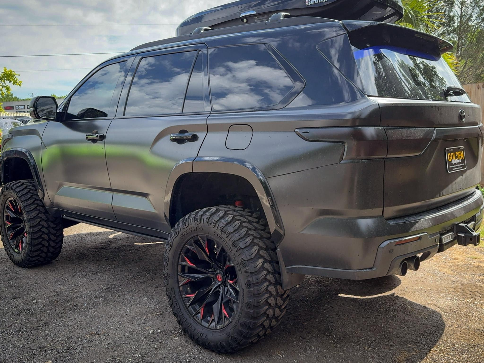Toyota Sequoia  2023