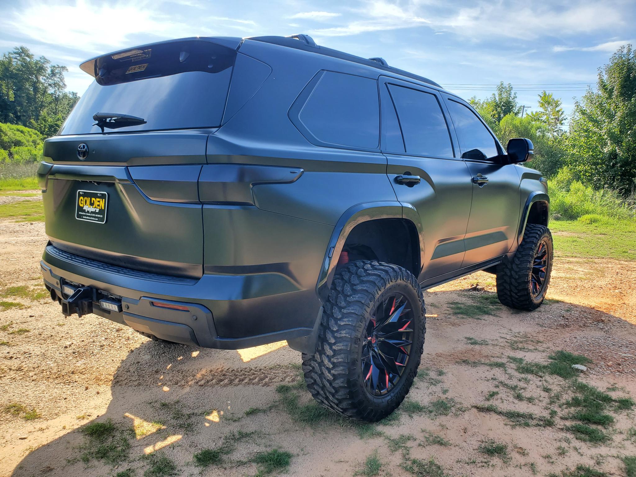 Toyota Sequoia  2023