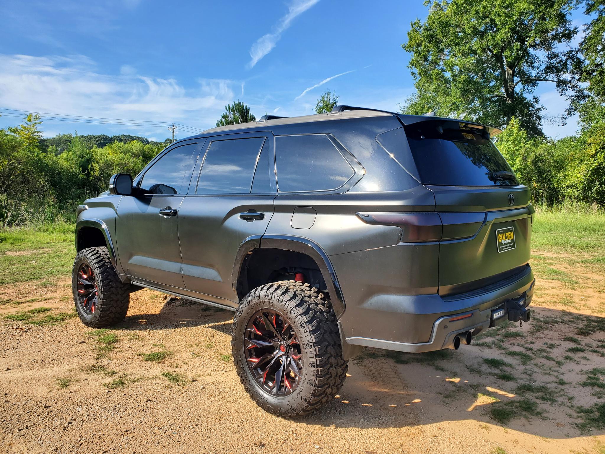 Toyota Sequoia  2023