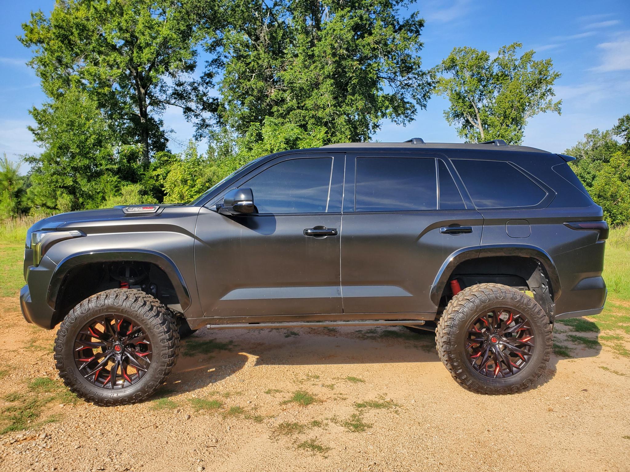 Toyota Sequoia  2023