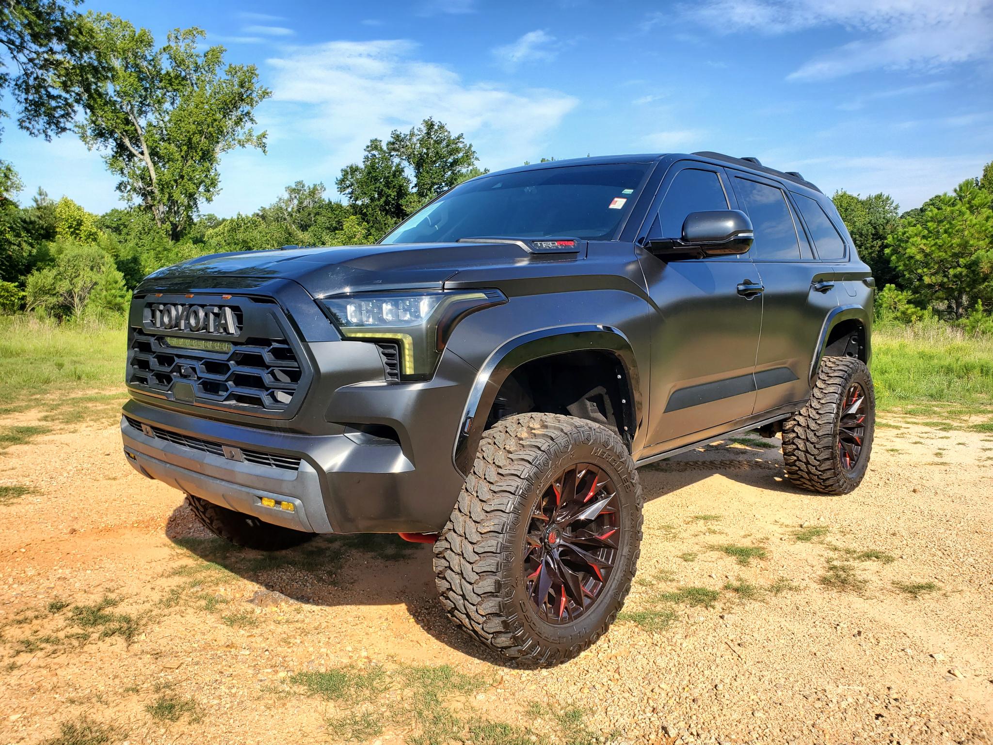 Toyota Sequoia  2023