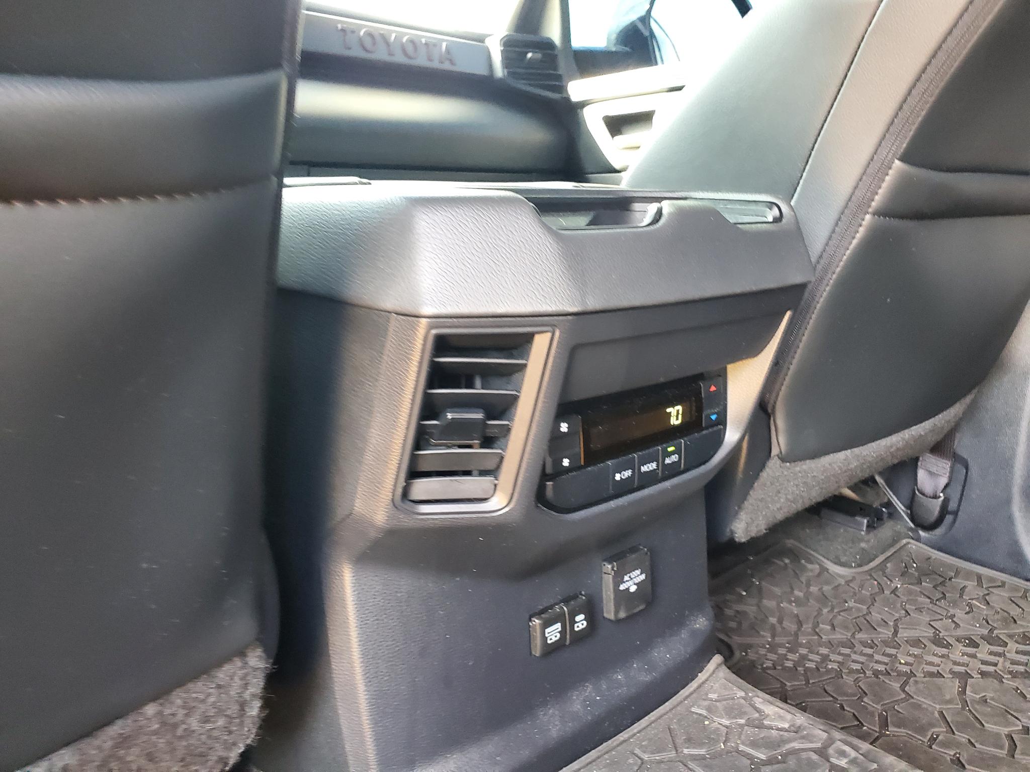 Toyota Sequoia  2023