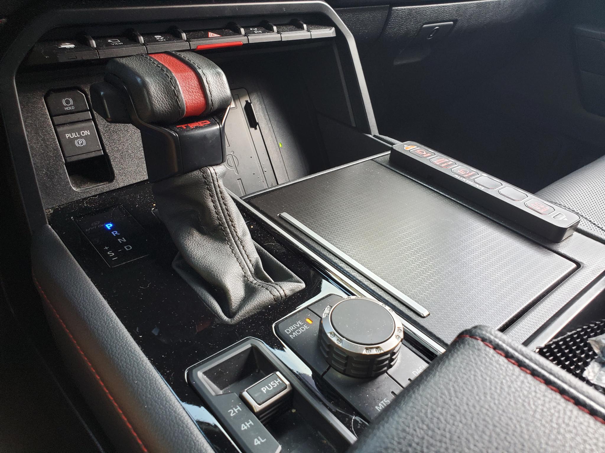 Toyota Sequoia  2023