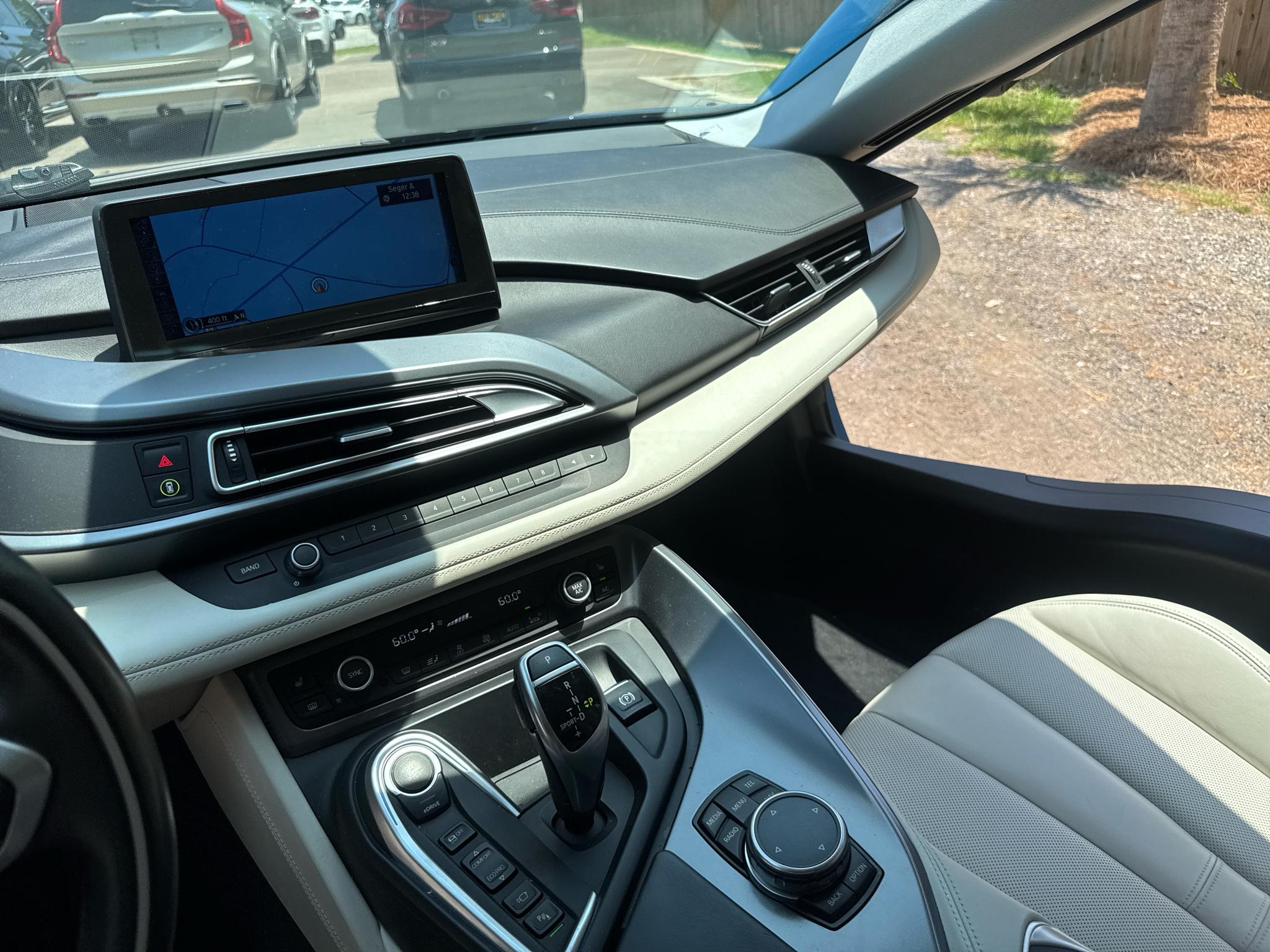 BMW i8  2016