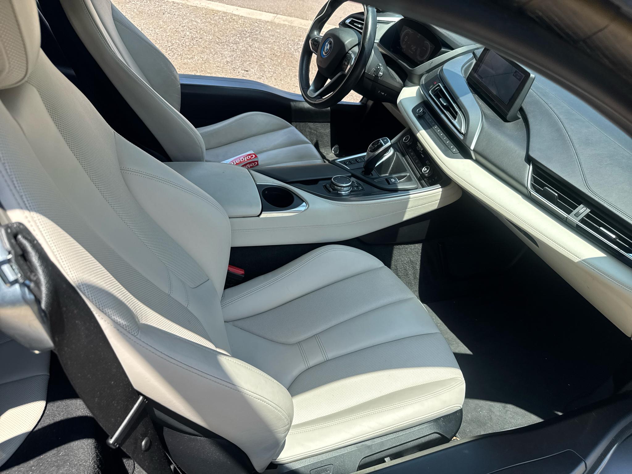 BMW i8  2016
