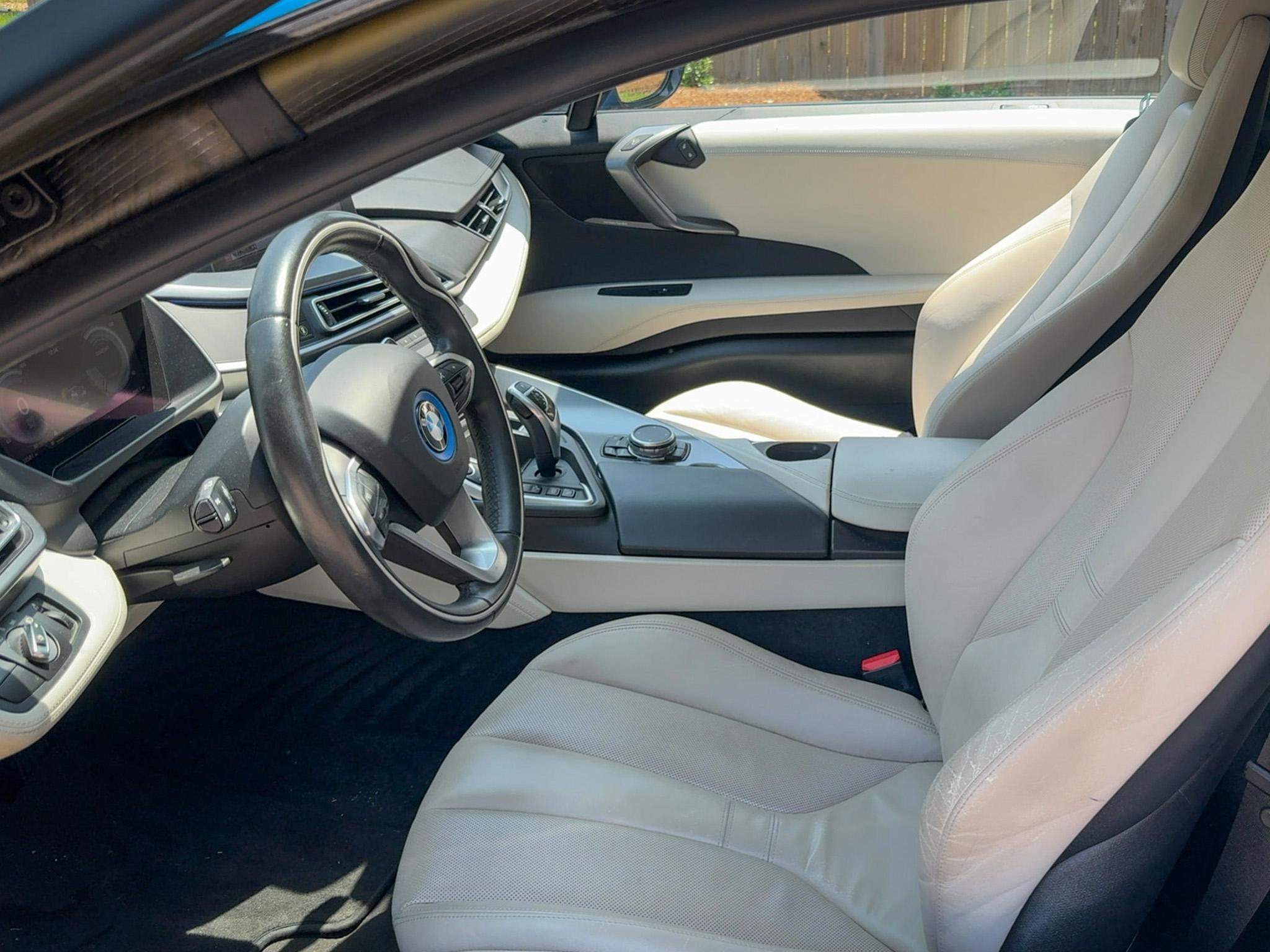 BMW i8  2016