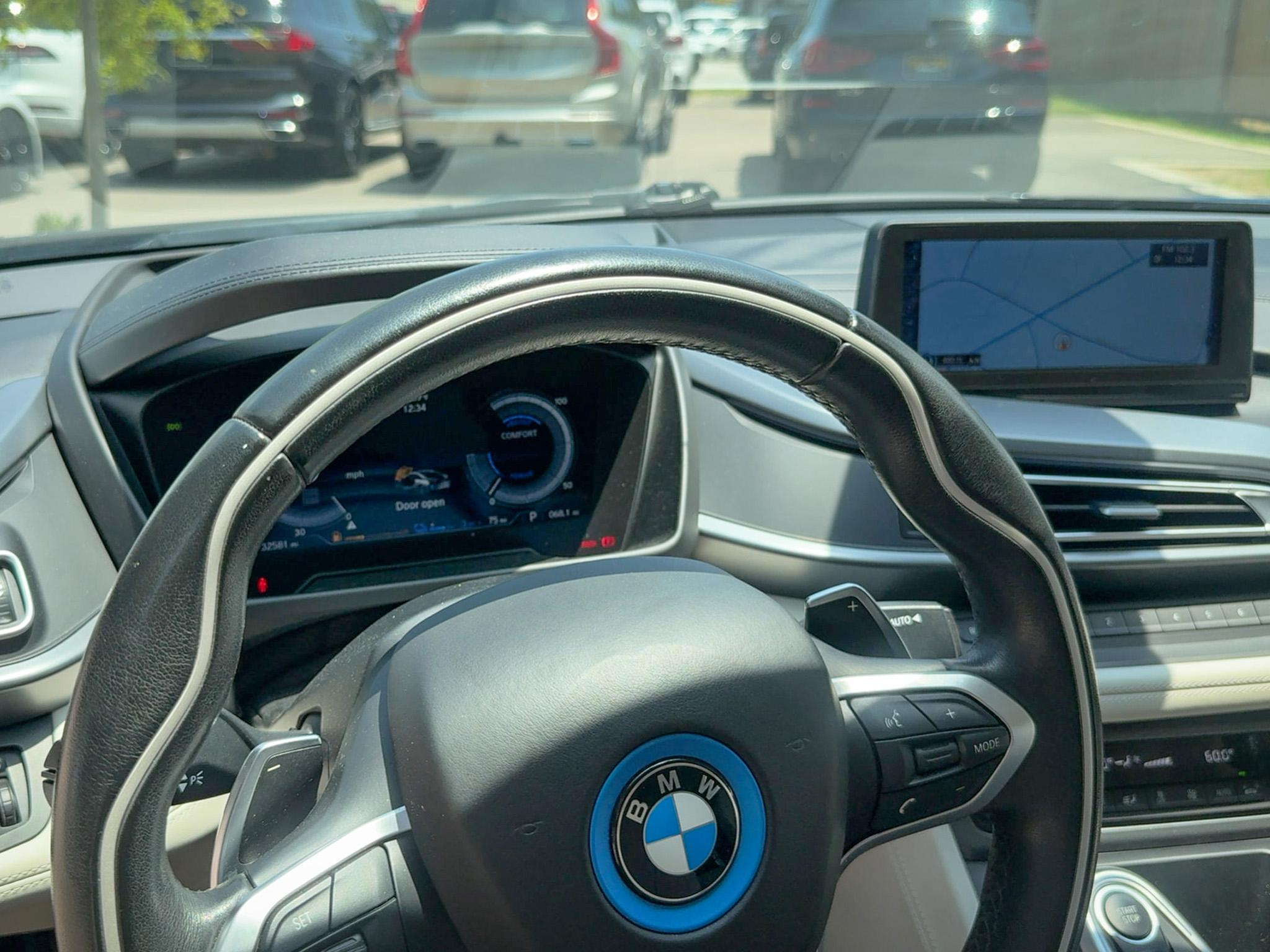 BMW i8  2016