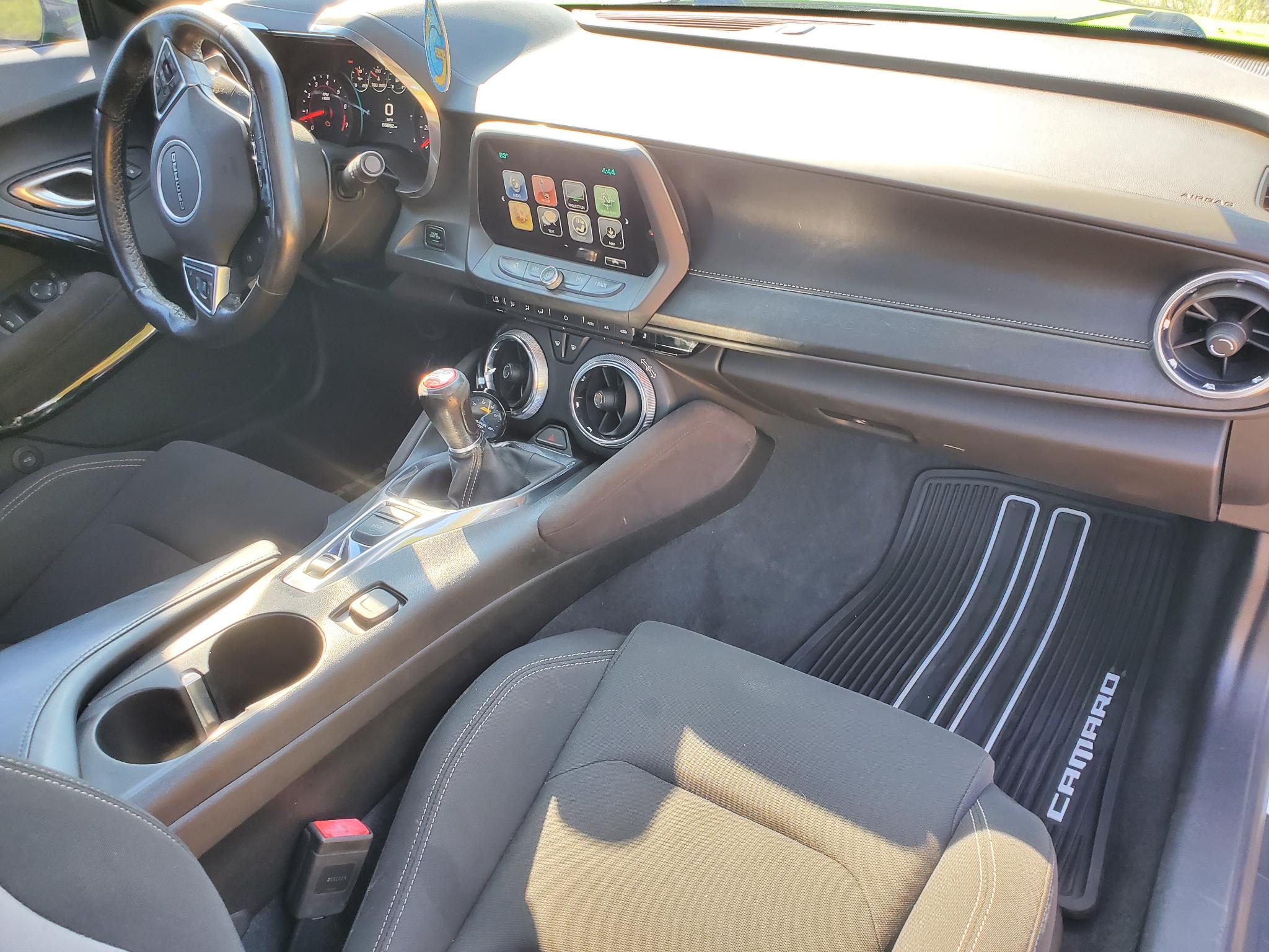 Chevrolet Camaro 2dr Cpe 1SS 2018