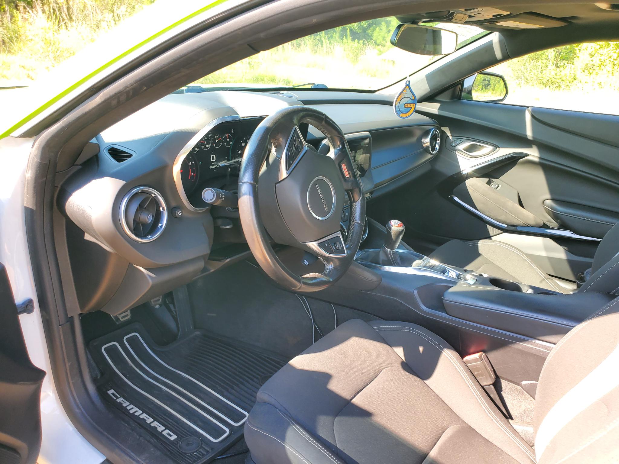 Chevrolet Camaro 2dr Cpe 1SS 2018
