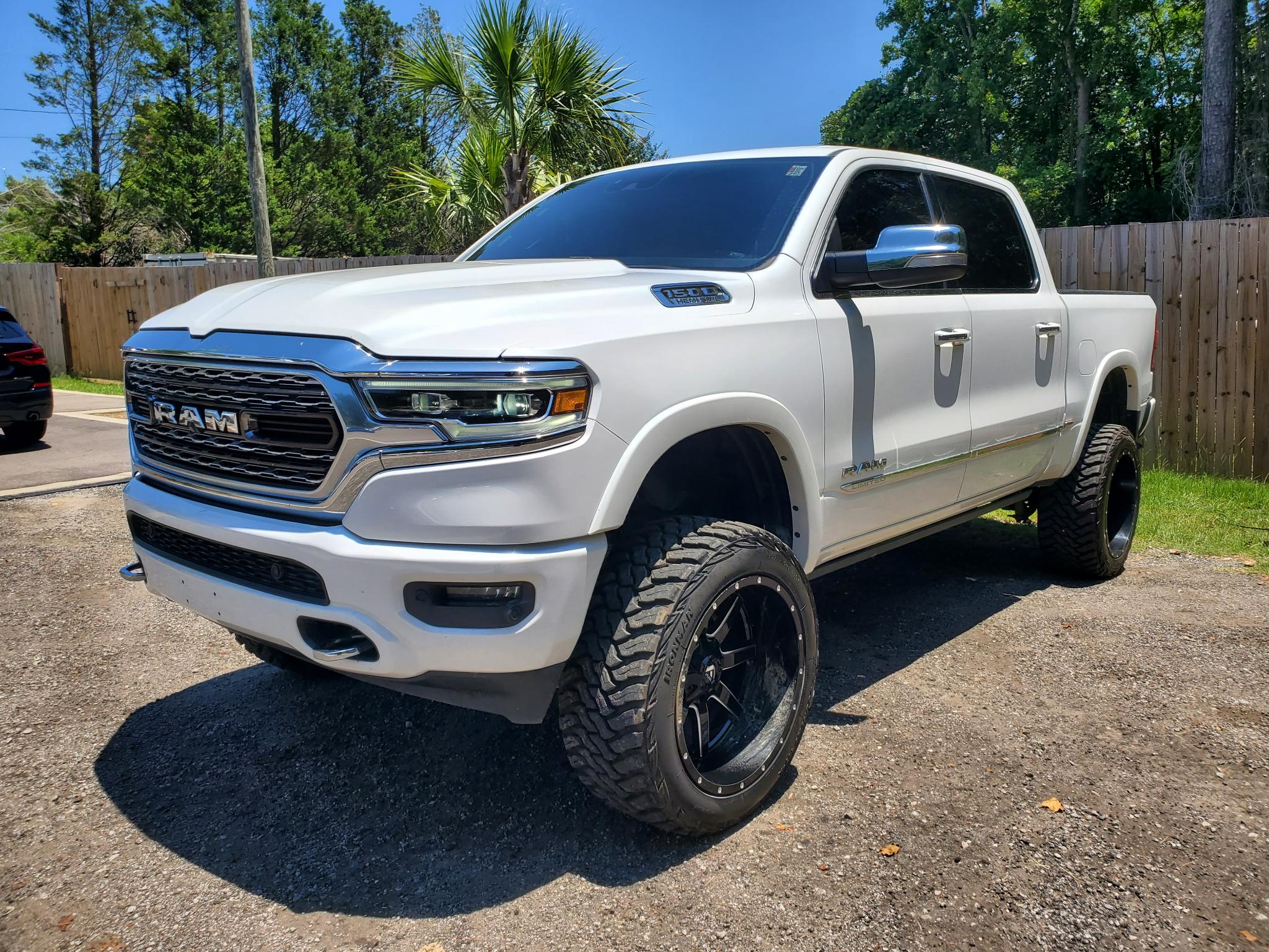 RAM 1500 Limited 4x4 Crew Cab 5'7" Box 2020