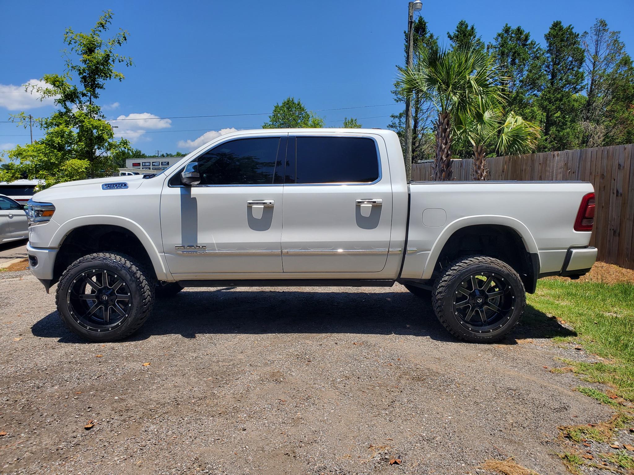 RAM 1500 Limited 4x4 Crew Cab 5'7" Box 2020