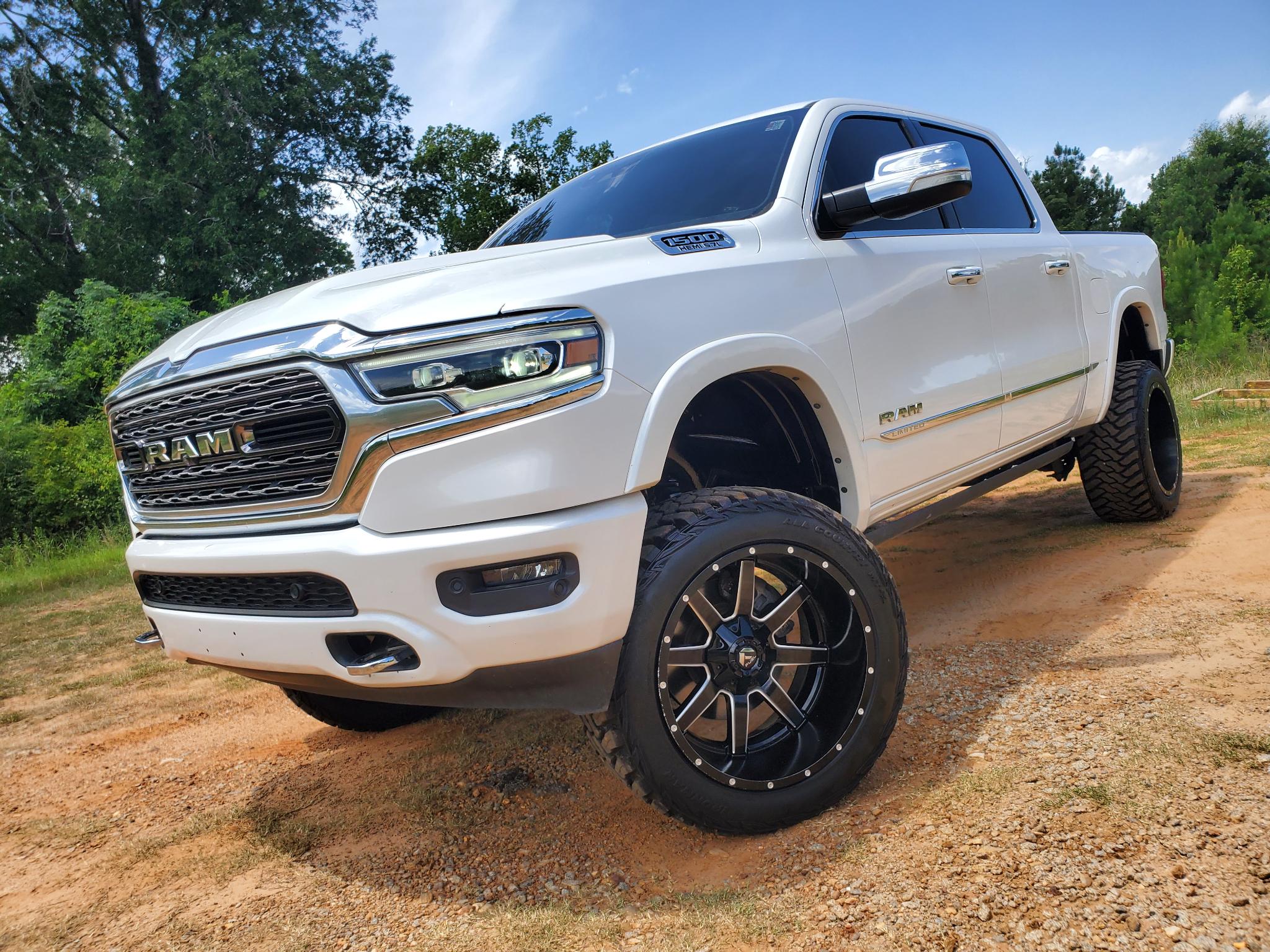RAM 1500 Limited 4x4 Crew Cab 5'7" Box 2020
