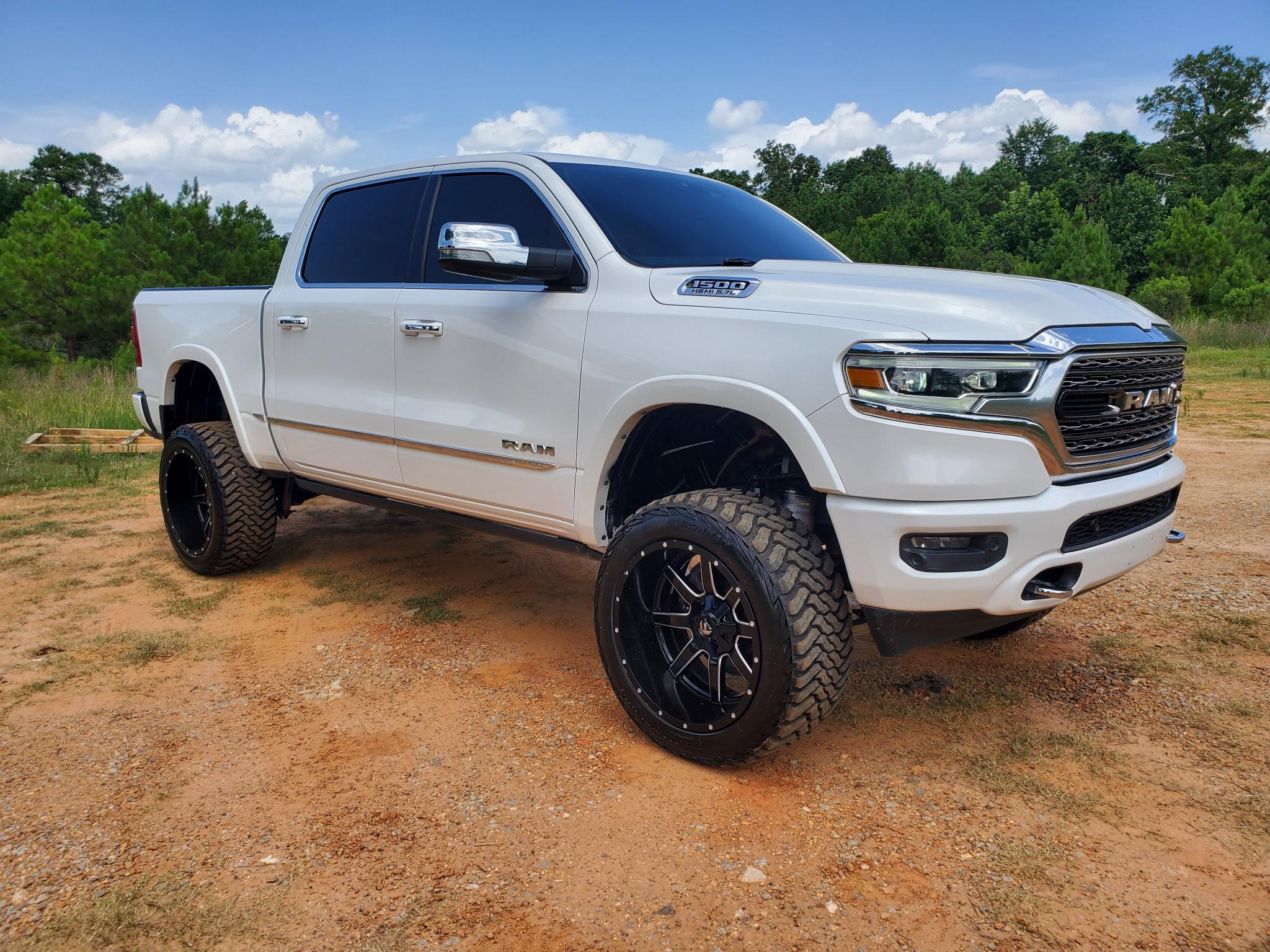 RAM 1500 Limited 4x4 Crew Cab 5'7" Box 2020