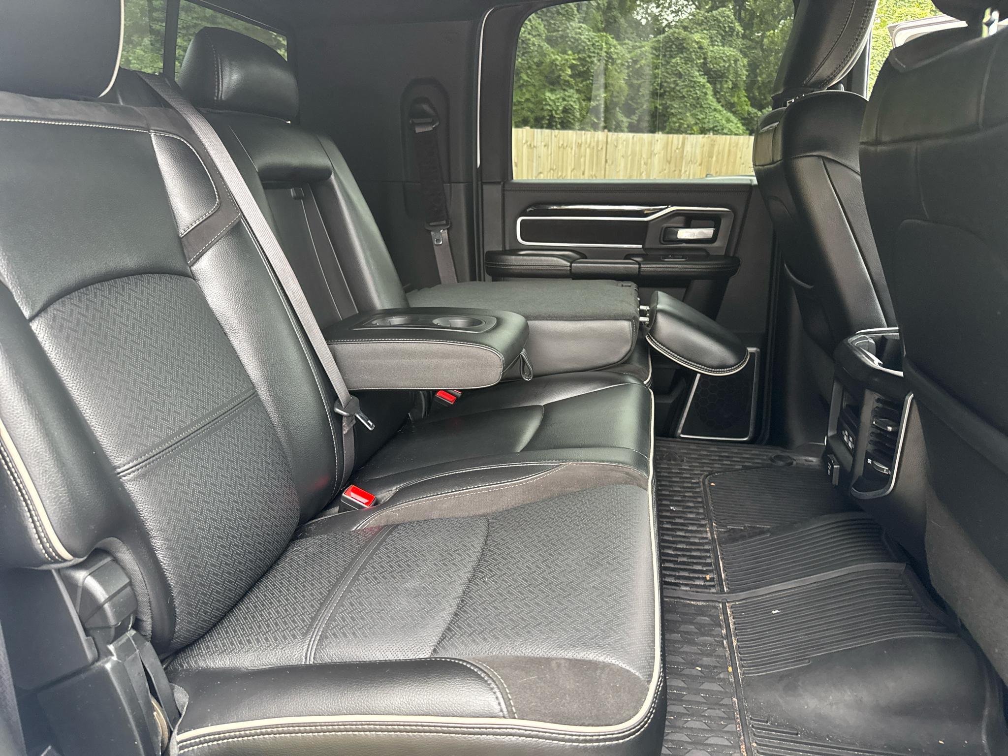 RAM 2500 Laramie 4x4 Mega Cab 6'4" Box 2021