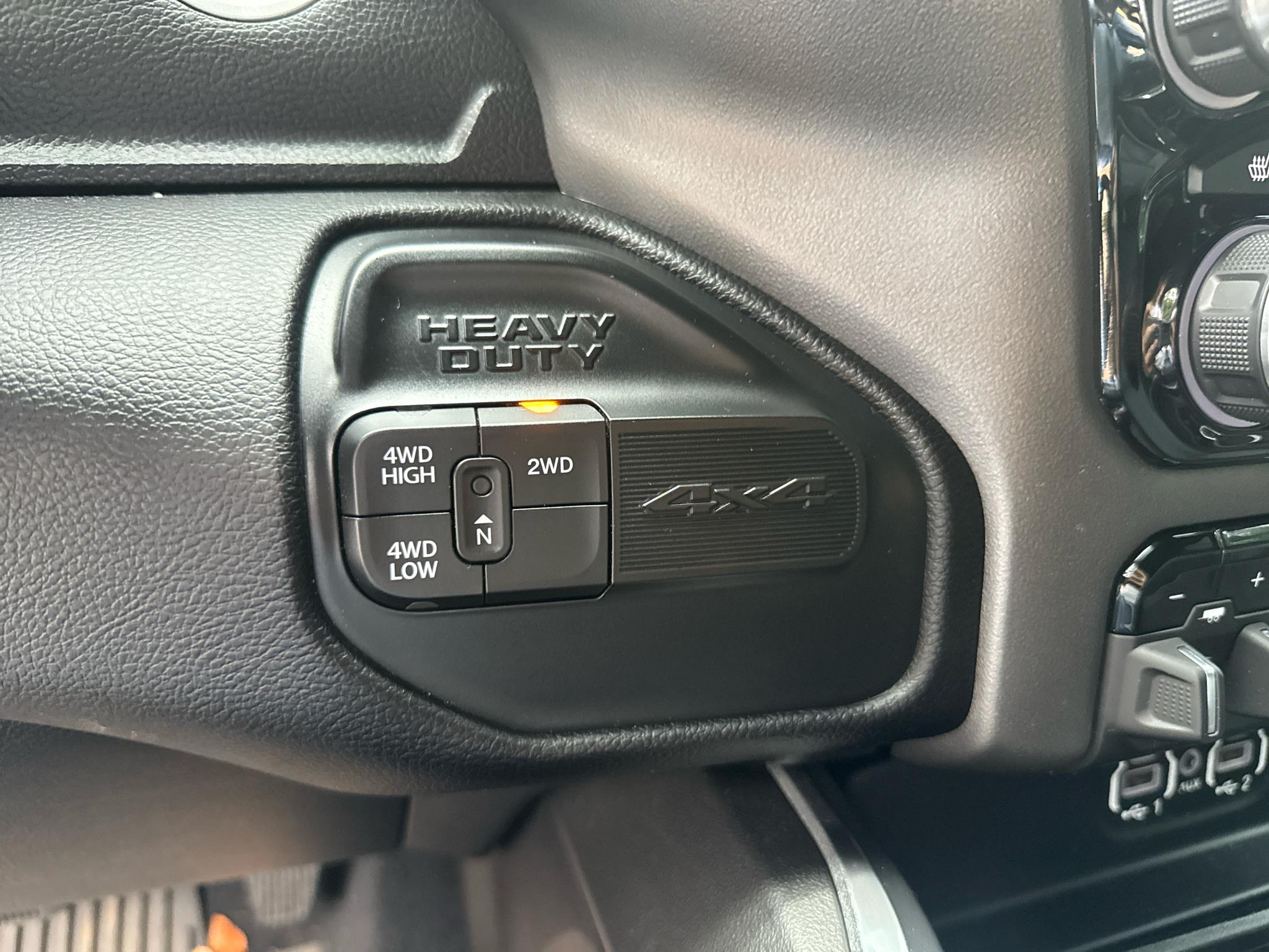 RAM 2500 Laramie 4x4 Mega Cab 6'4" Box 2021