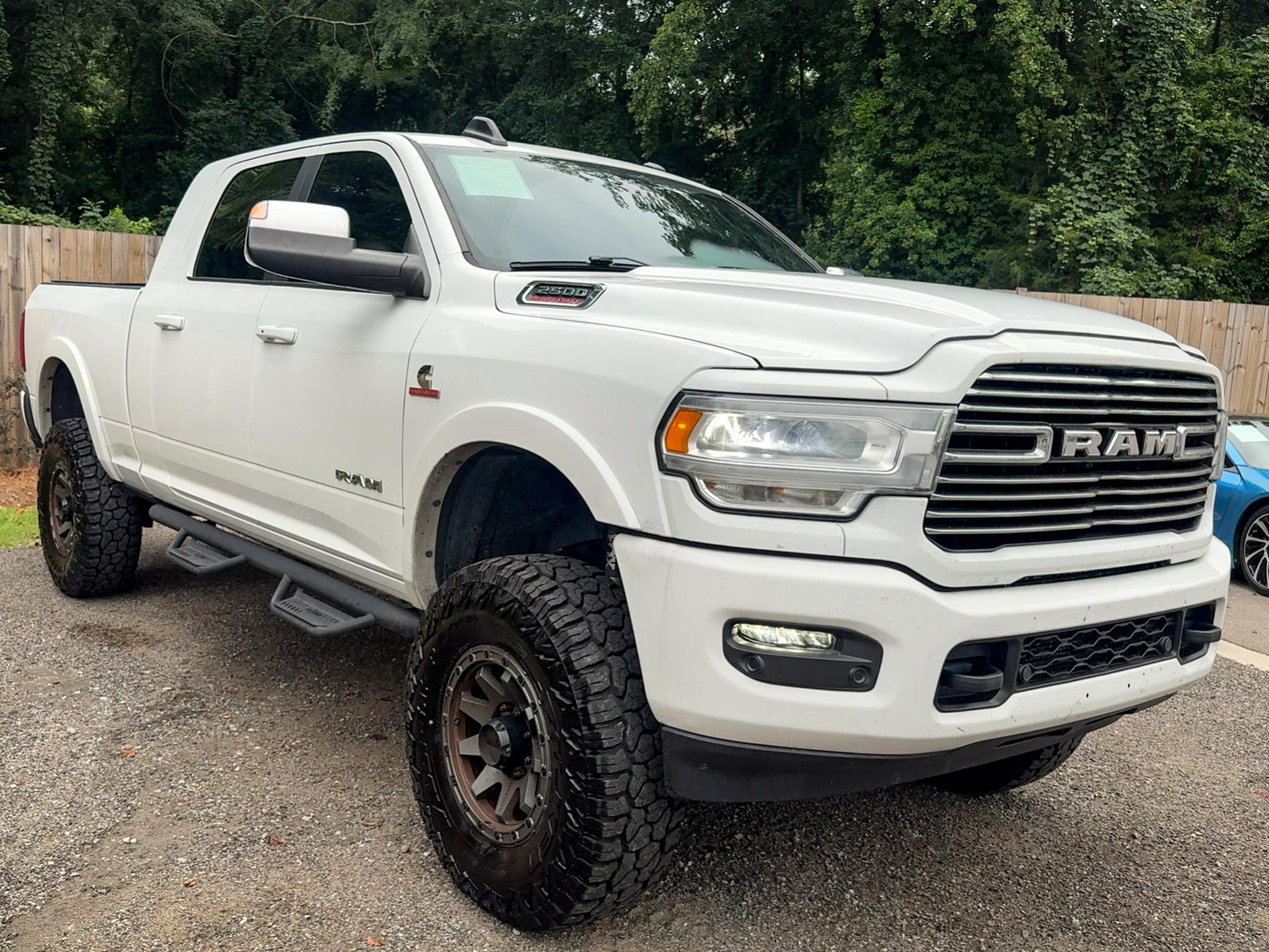 RAM 2500 Laramie 4x4 Mega Cab 6'4" Box 2021