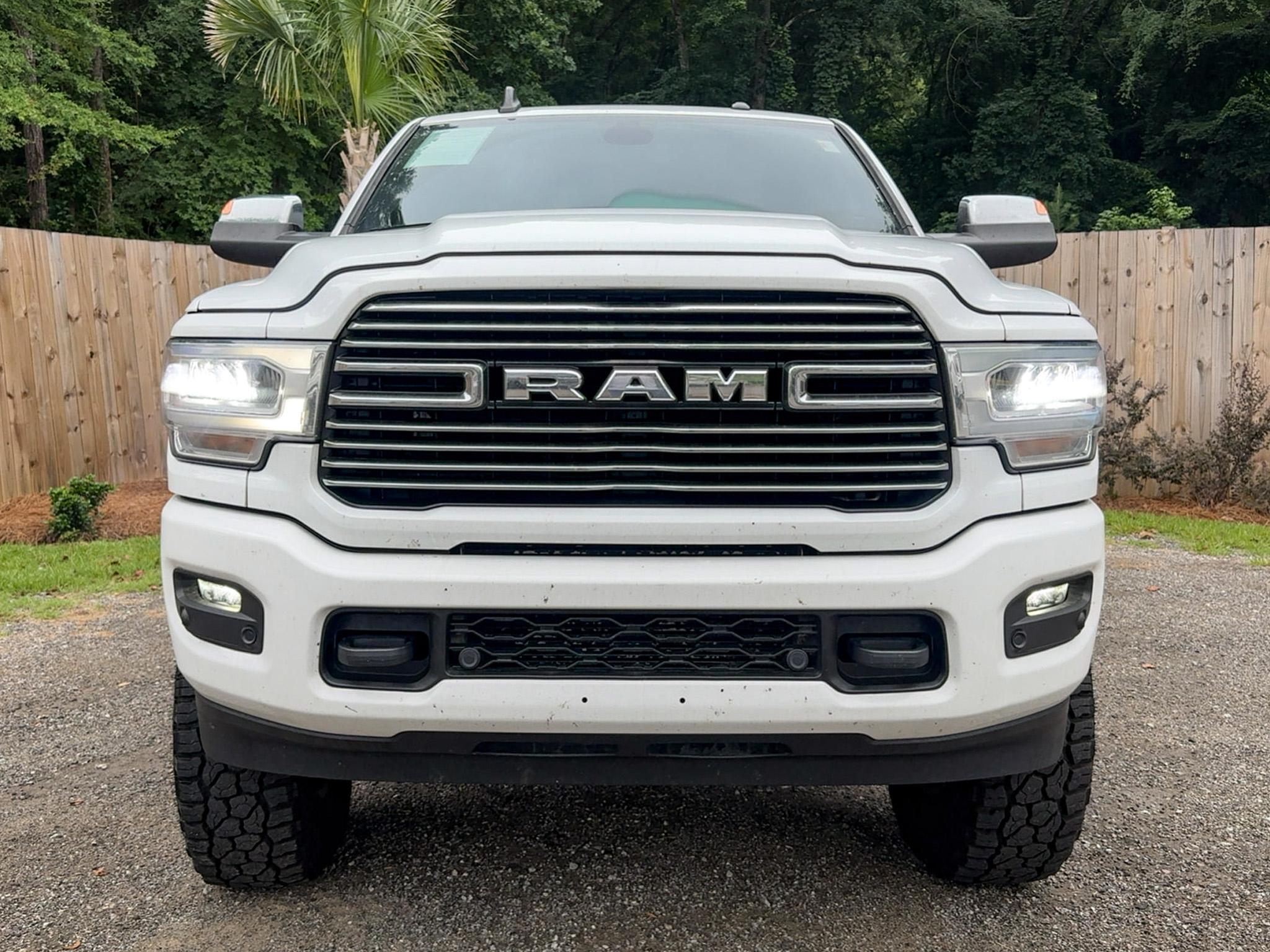 RAM 2500 Laramie 4x4 Mega Cab 6'4" Box 2021