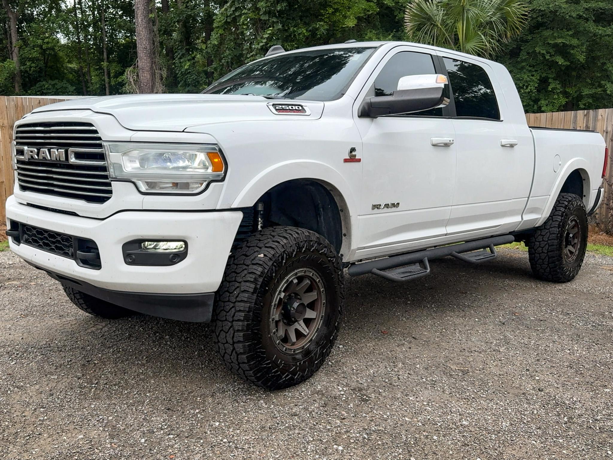 RAM 2500 Laramie 4x4 Mega Cab 6'4" Box 2021