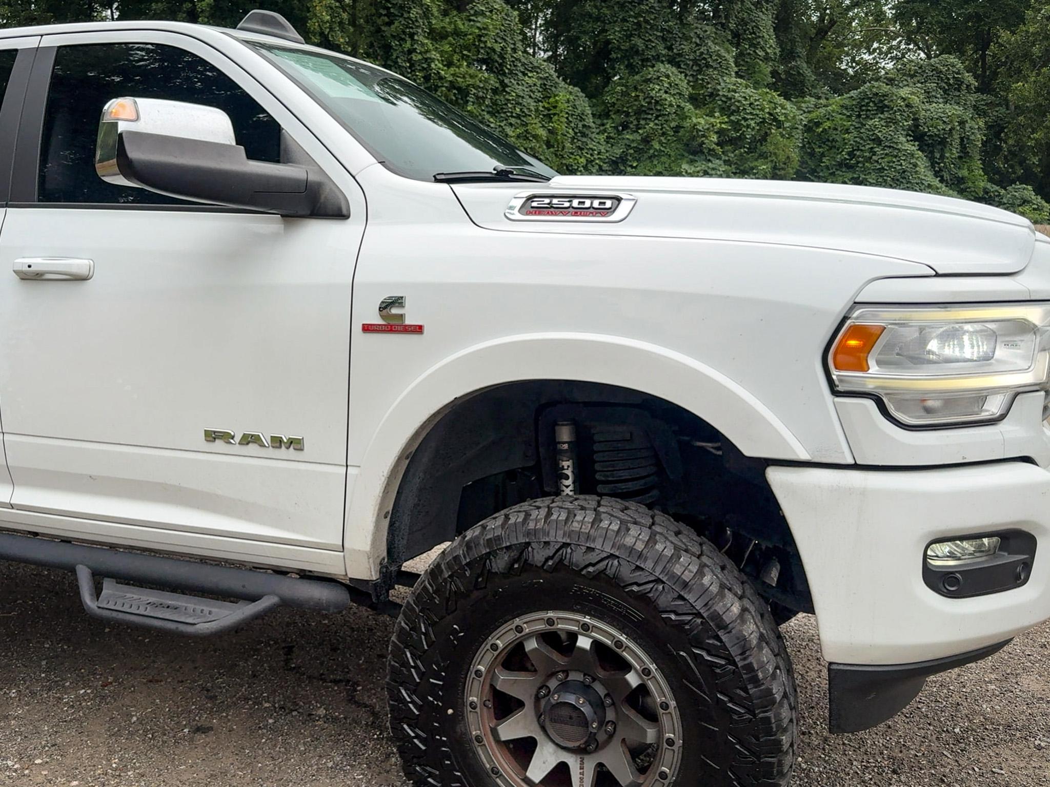 RAM 2500 Laramie 4x4 Mega Cab 6'4" Box 2021