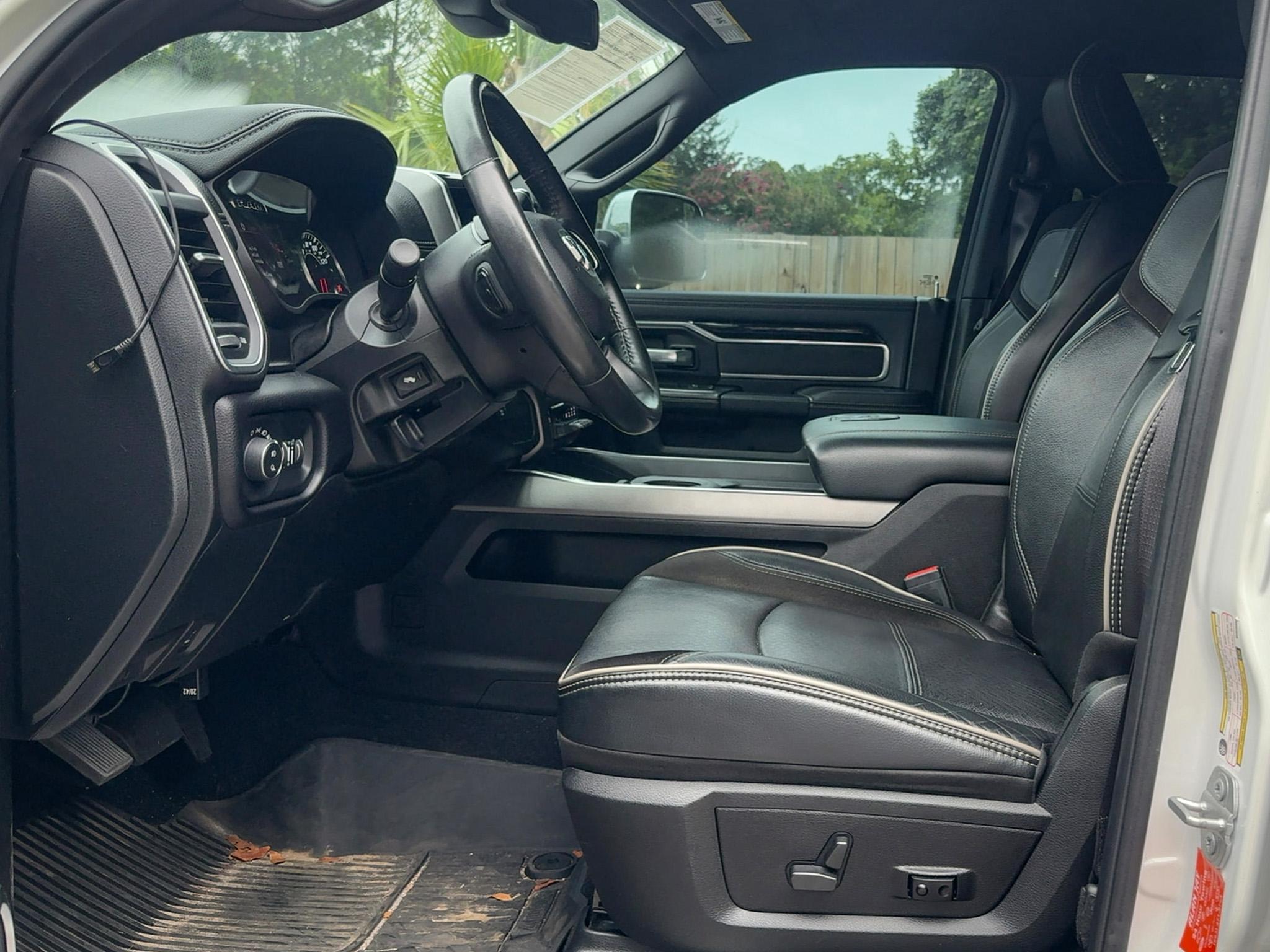 RAM 2500 Laramie 4x4 Mega Cab 6'4" Box 2021