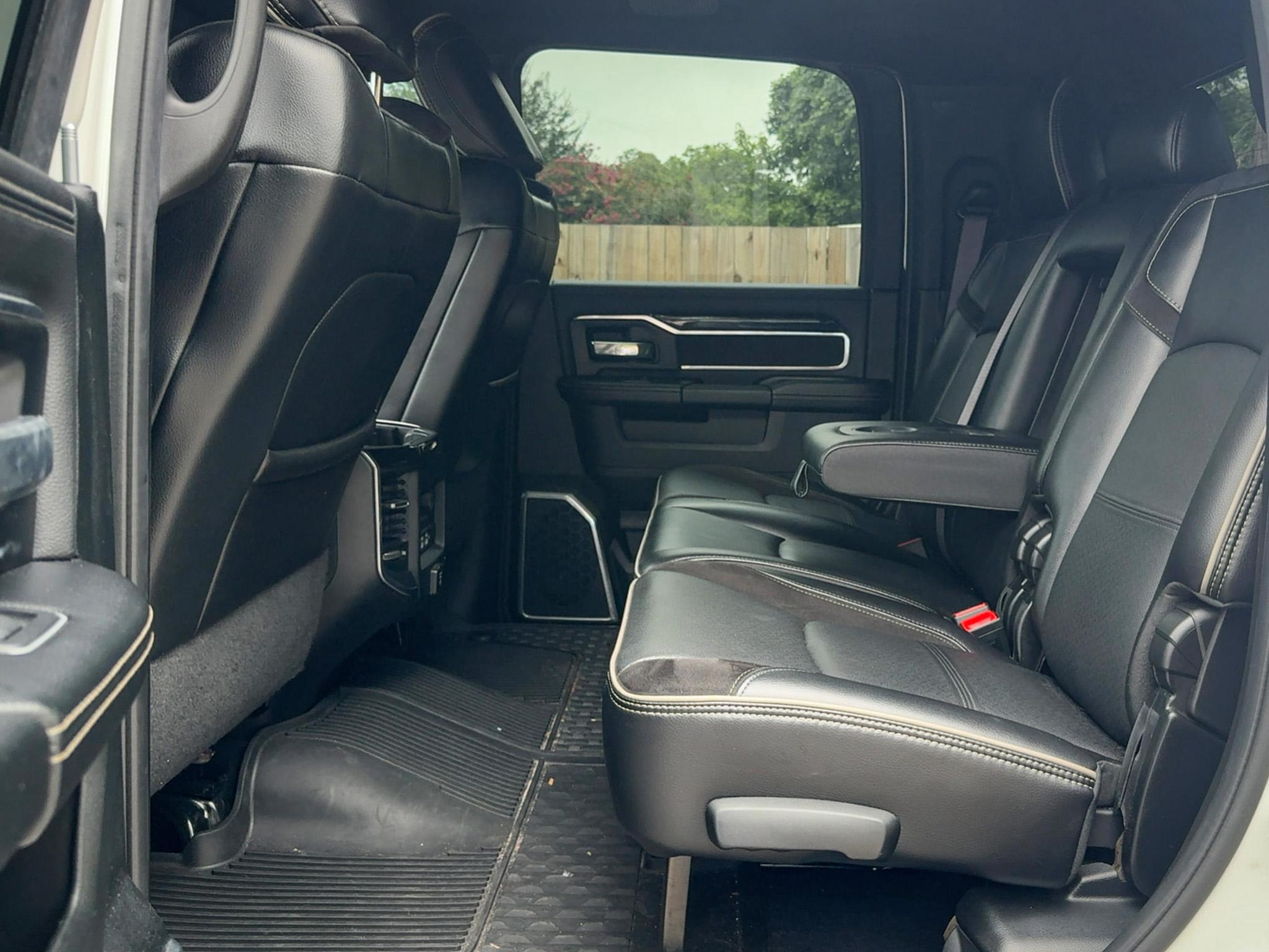 RAM 2500 Laramie 4x4 Mega Cab 6'4" Box 2021