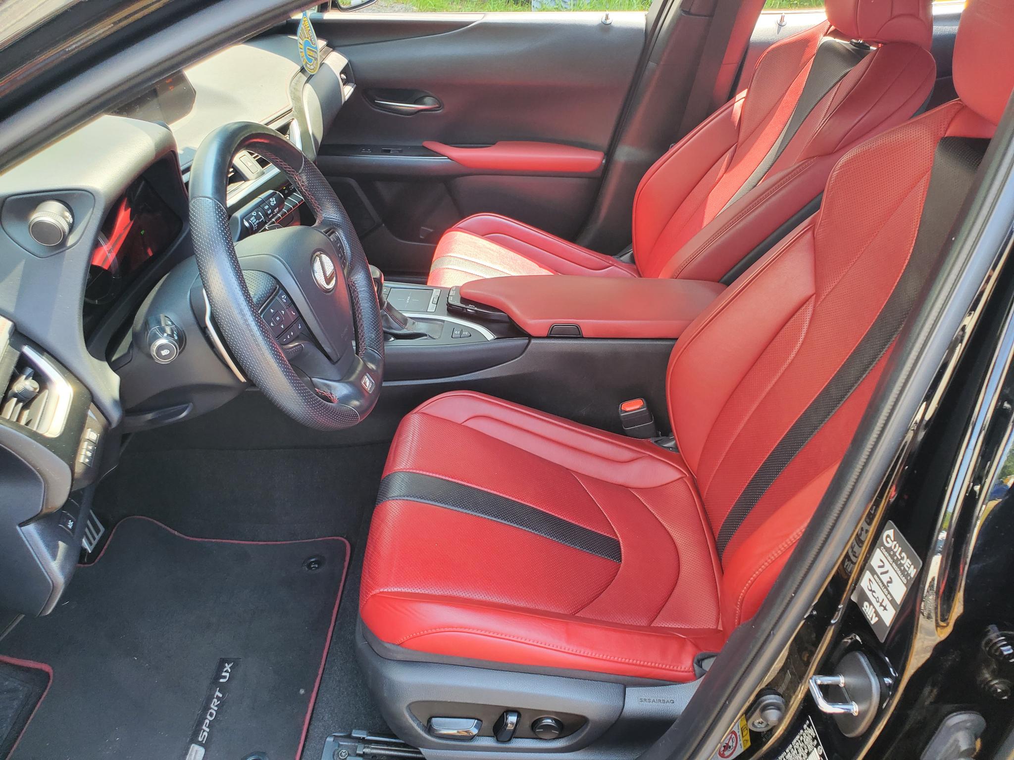Lexus UX  2019