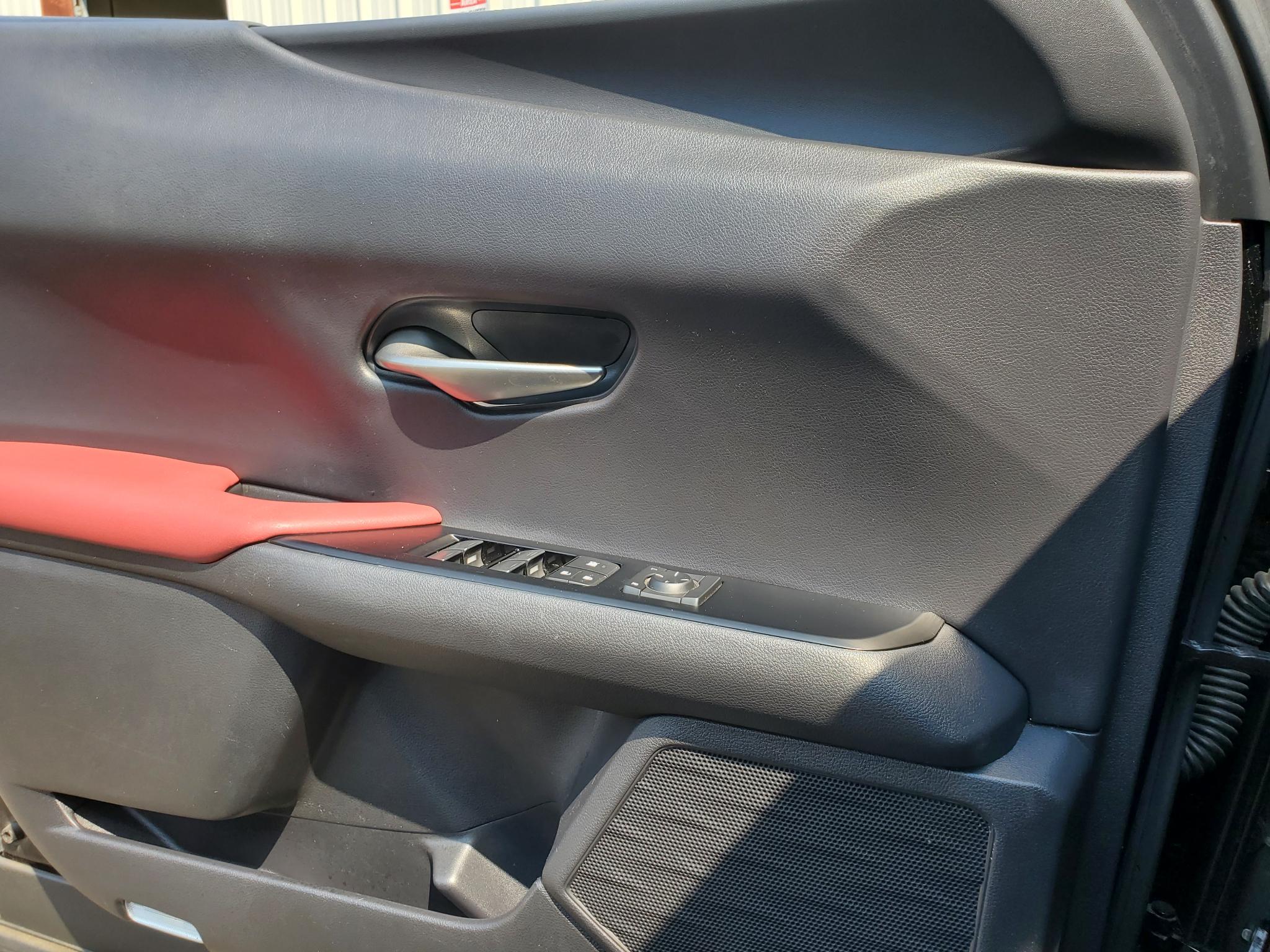 Lexus UX  2019