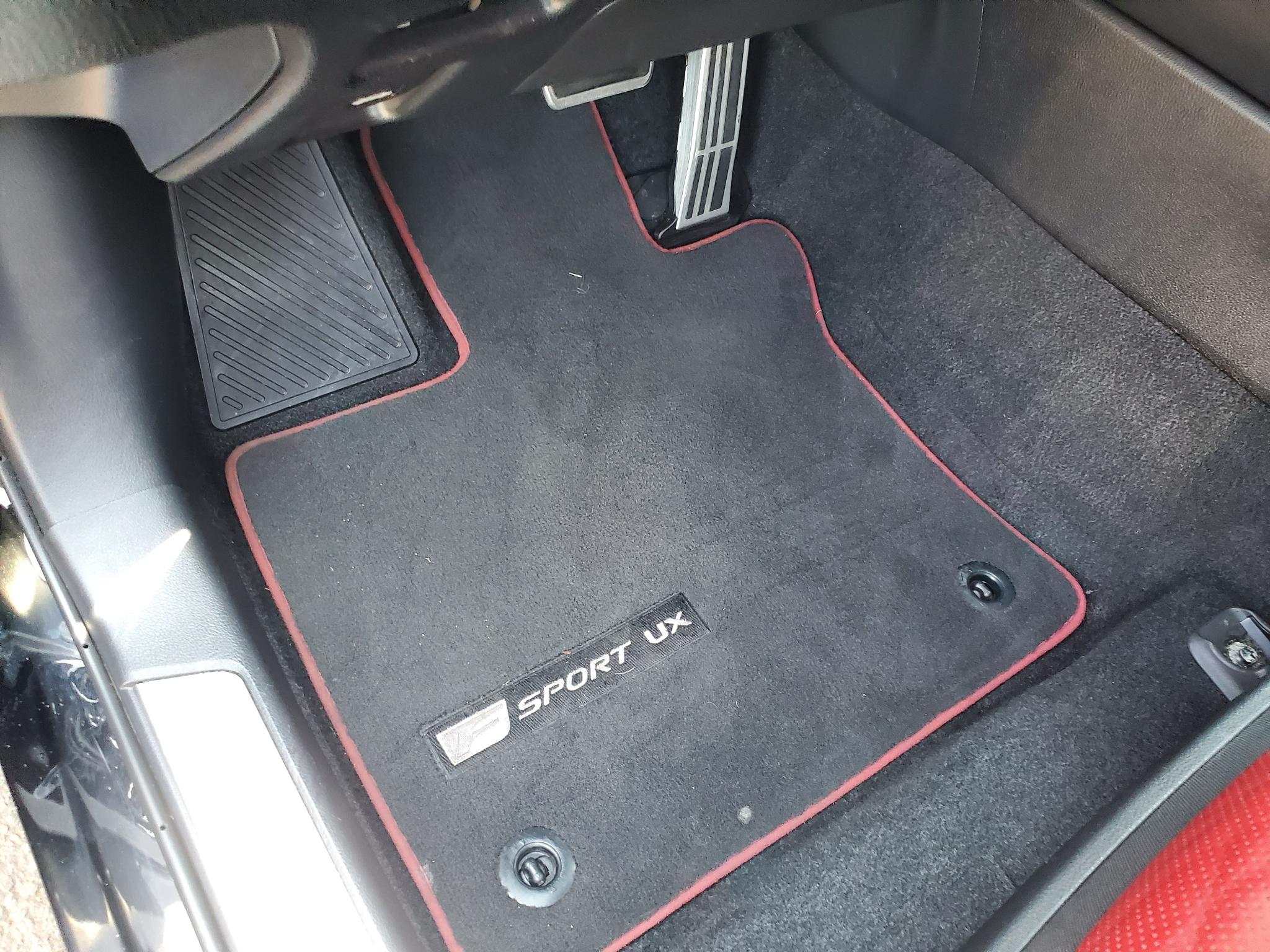 Lexus UX  2019