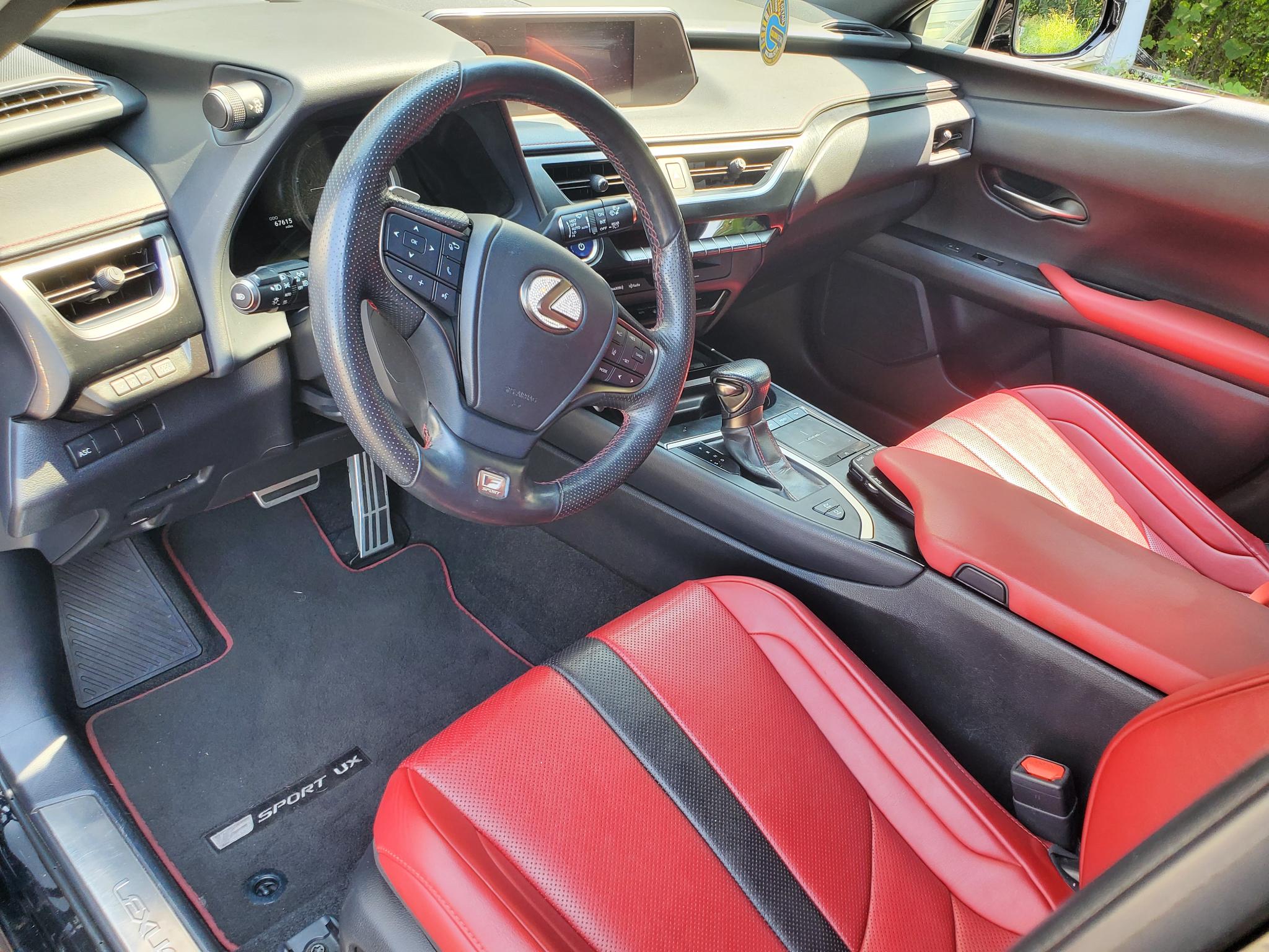 Lexus UX  2019