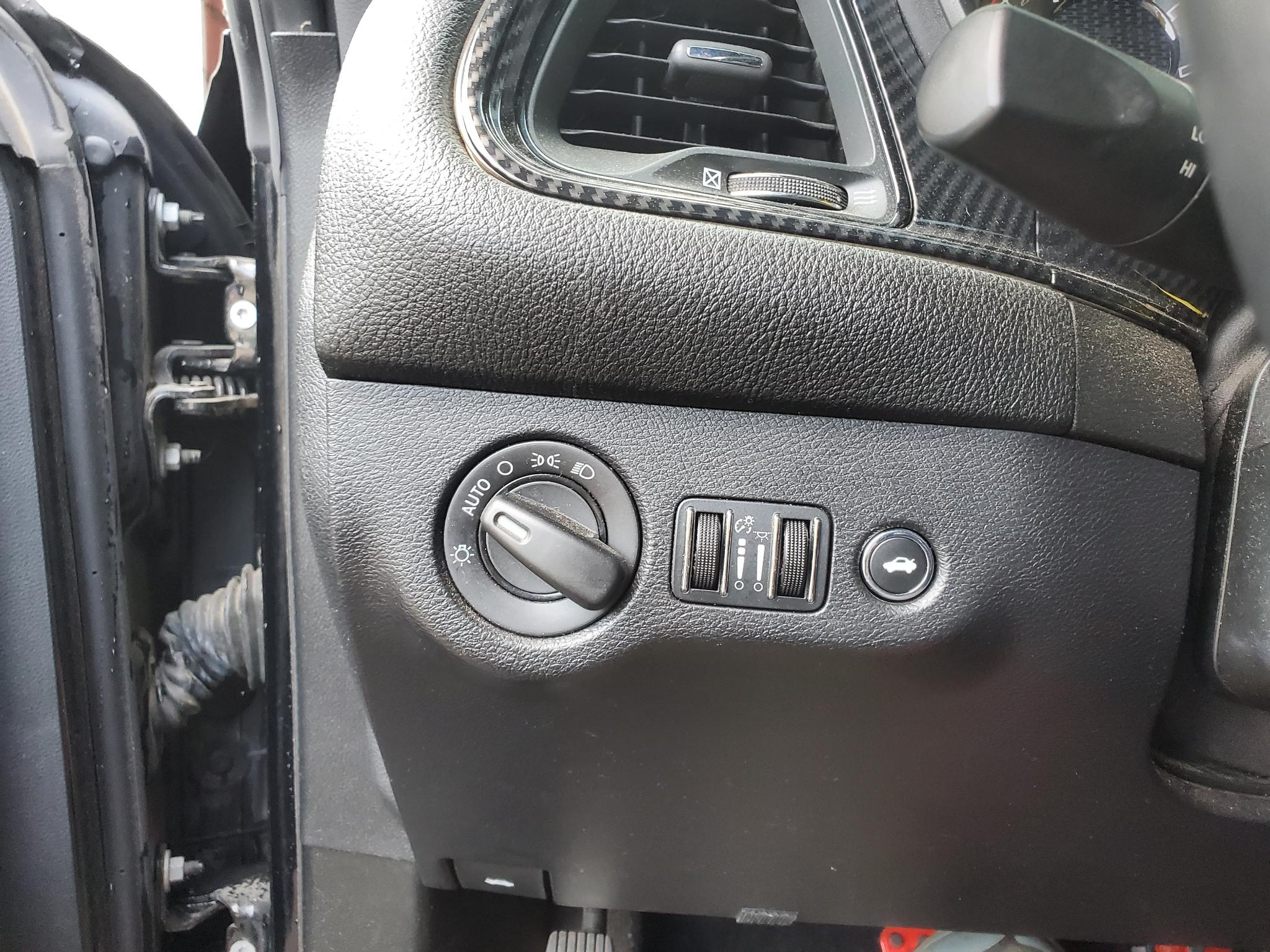 Dodge Challenger 2dr Cpe SXT 2016