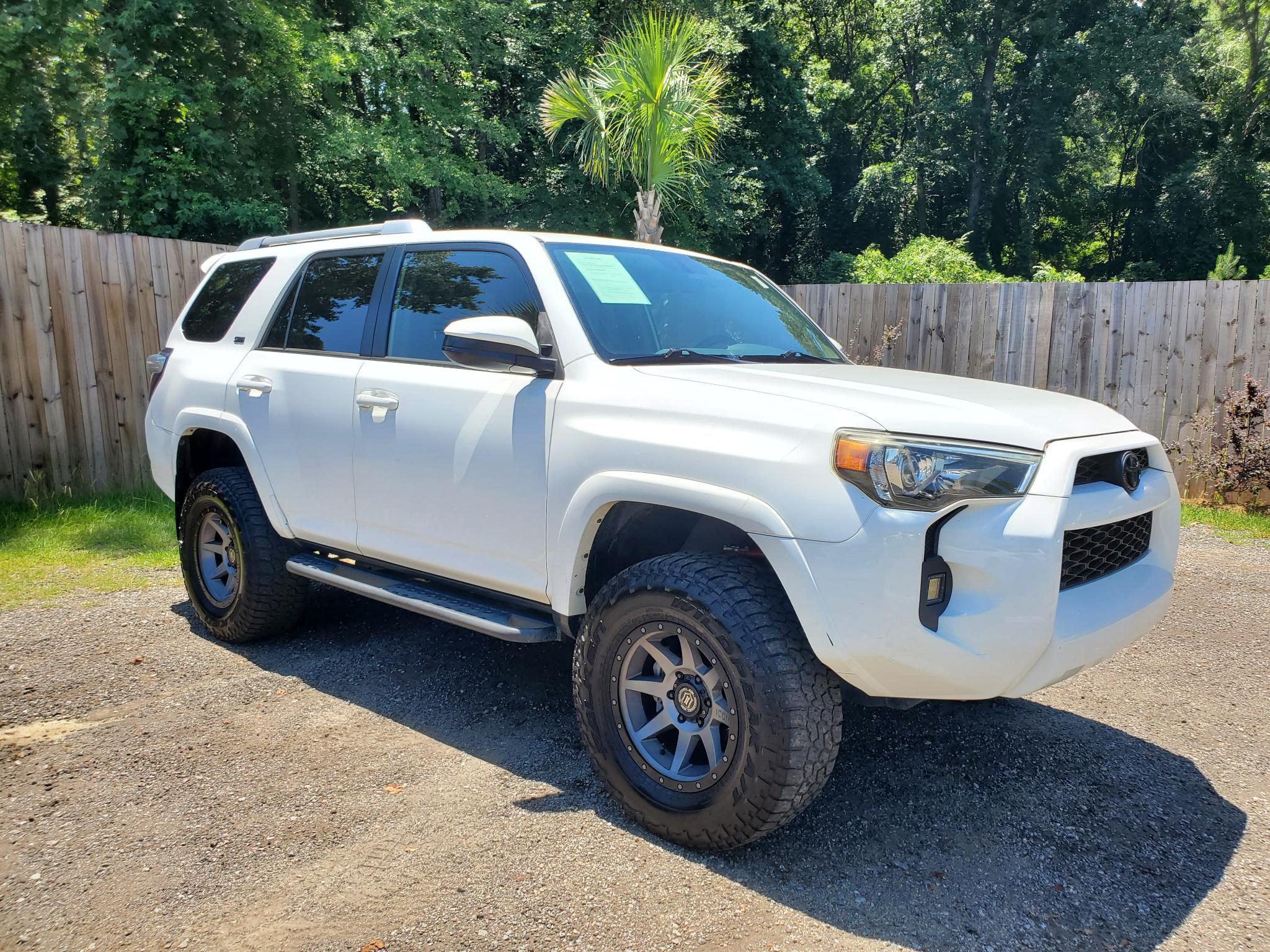 Toyota 4Runner RWD 4dr V6 SR5 (Natl) 2015