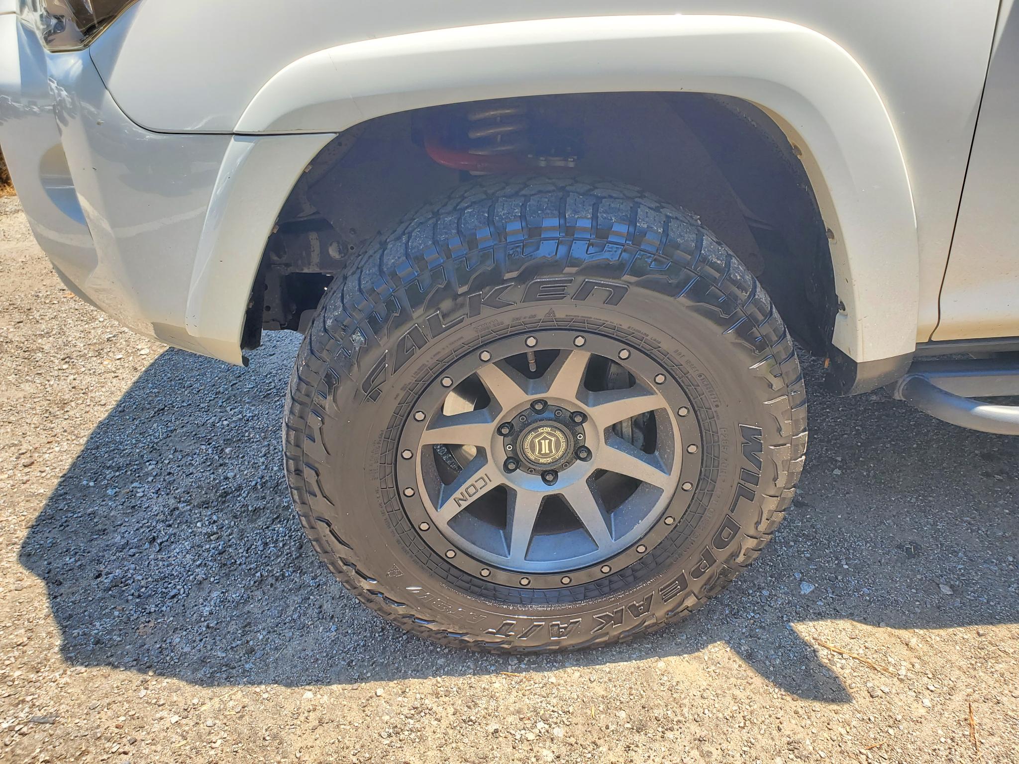 Toyota 4Runner RWD 4dr V6 SR5 (Natl) 2015