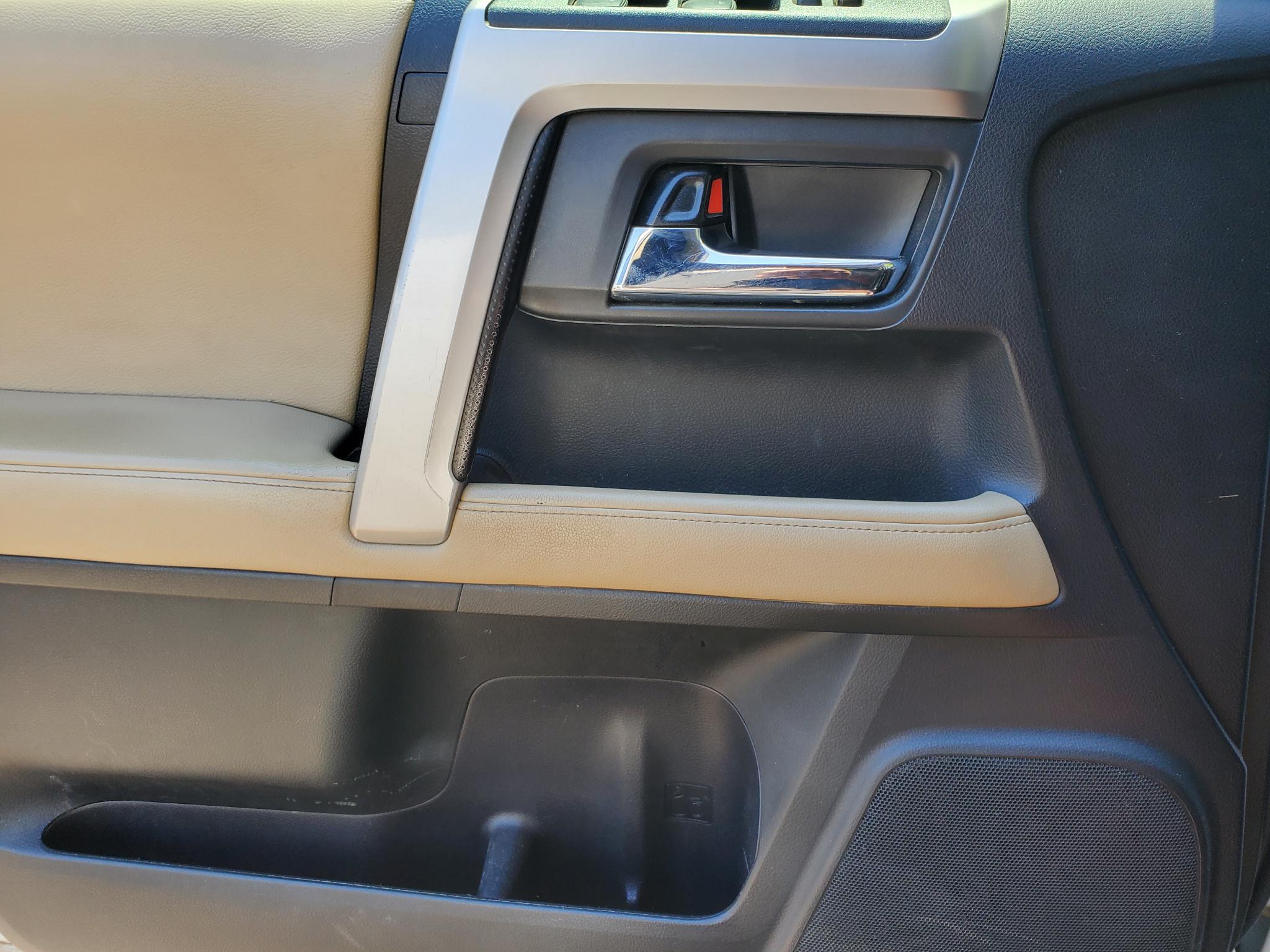 Toyota 4Runner RWD 4dr V6 SR5 (Natl) 2015