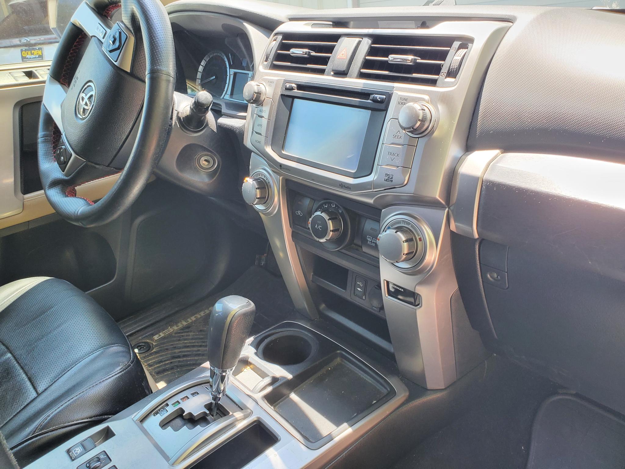 Toyota 4Runner RWD 4dr V6 SR5 (Natl) 2015