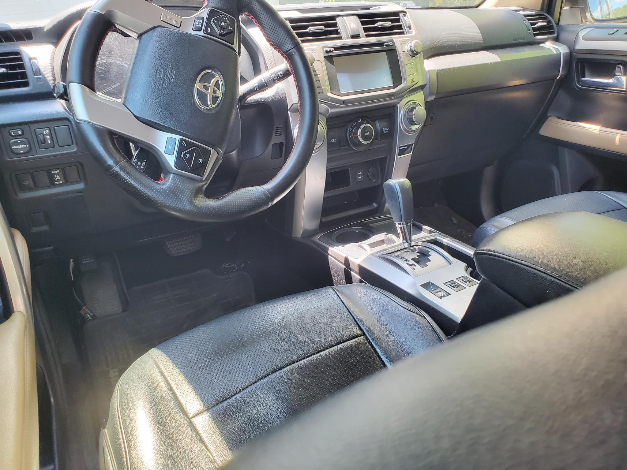 Toyota 4Runner RWD 4dr V6 SR5 (Natl) 2015
