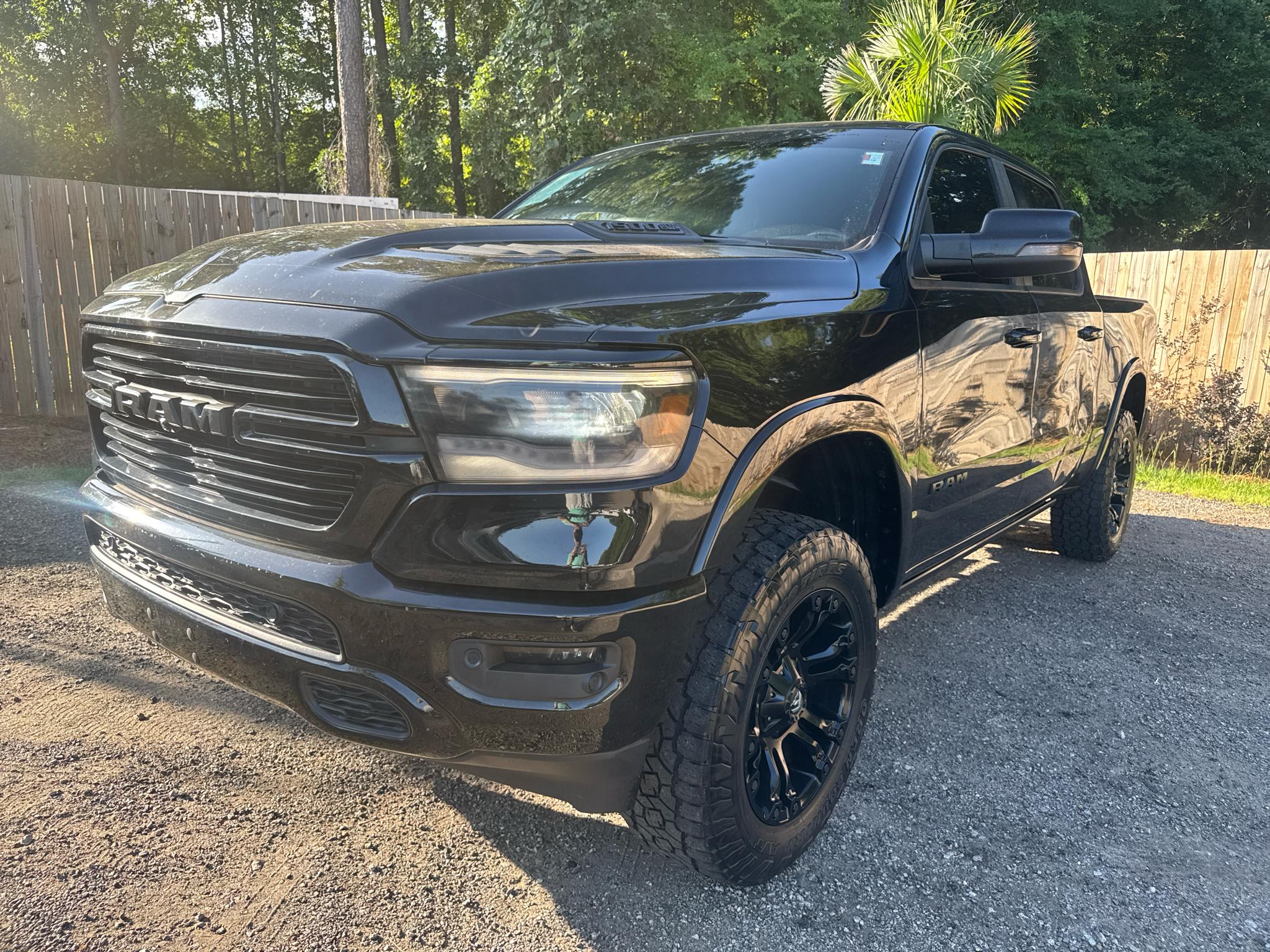 RAM 1500 Laramie 4x4 Crew Cab 5'7" Box 2019