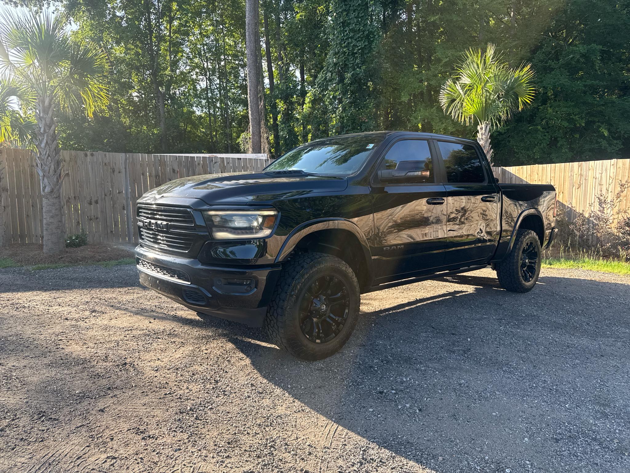 RAM 1500 Laramie 4x4 Crew Cab 5'7" Box 2019