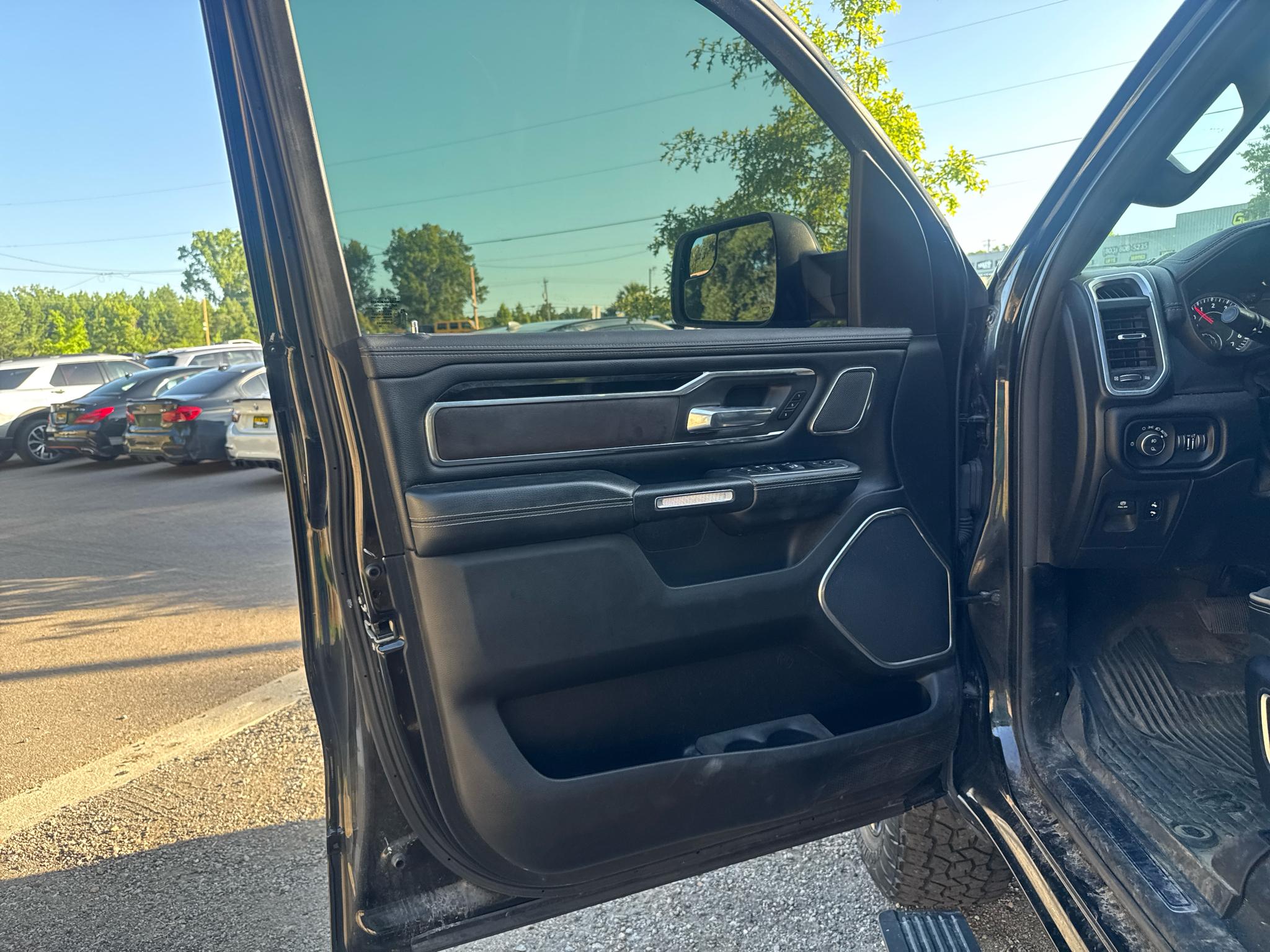 RAM 1500 Laramie 4x4 Crew Cab 5'7" Box 2019