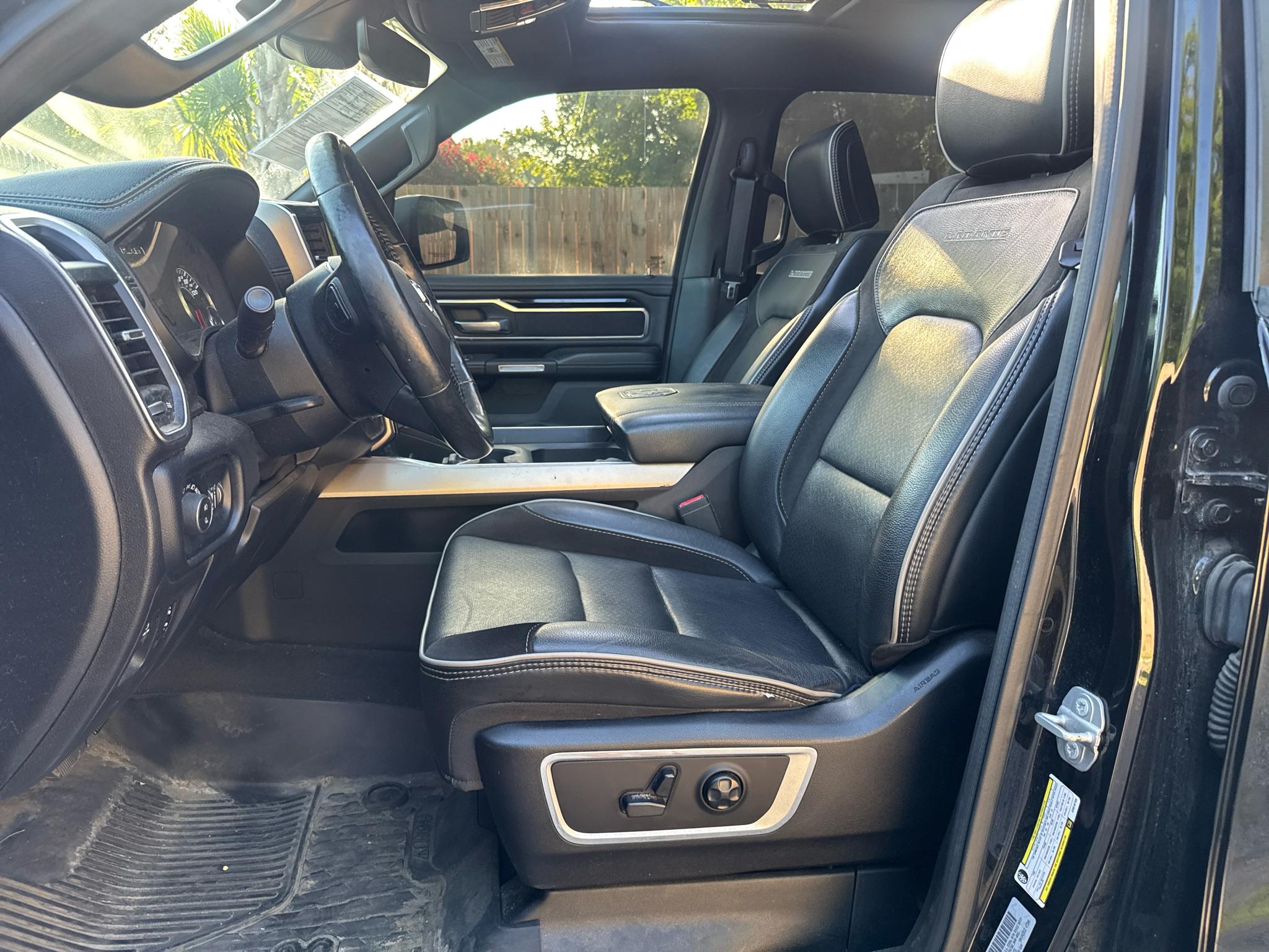 RAM 1500 Laramie 4x4 Crew Cab 5'7" Box 2019