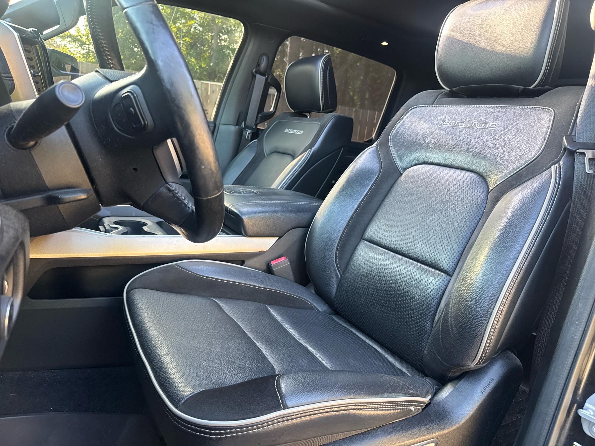 RAM 1500 Laramie 4x4 Crew Cab 5'7" Box 2019
