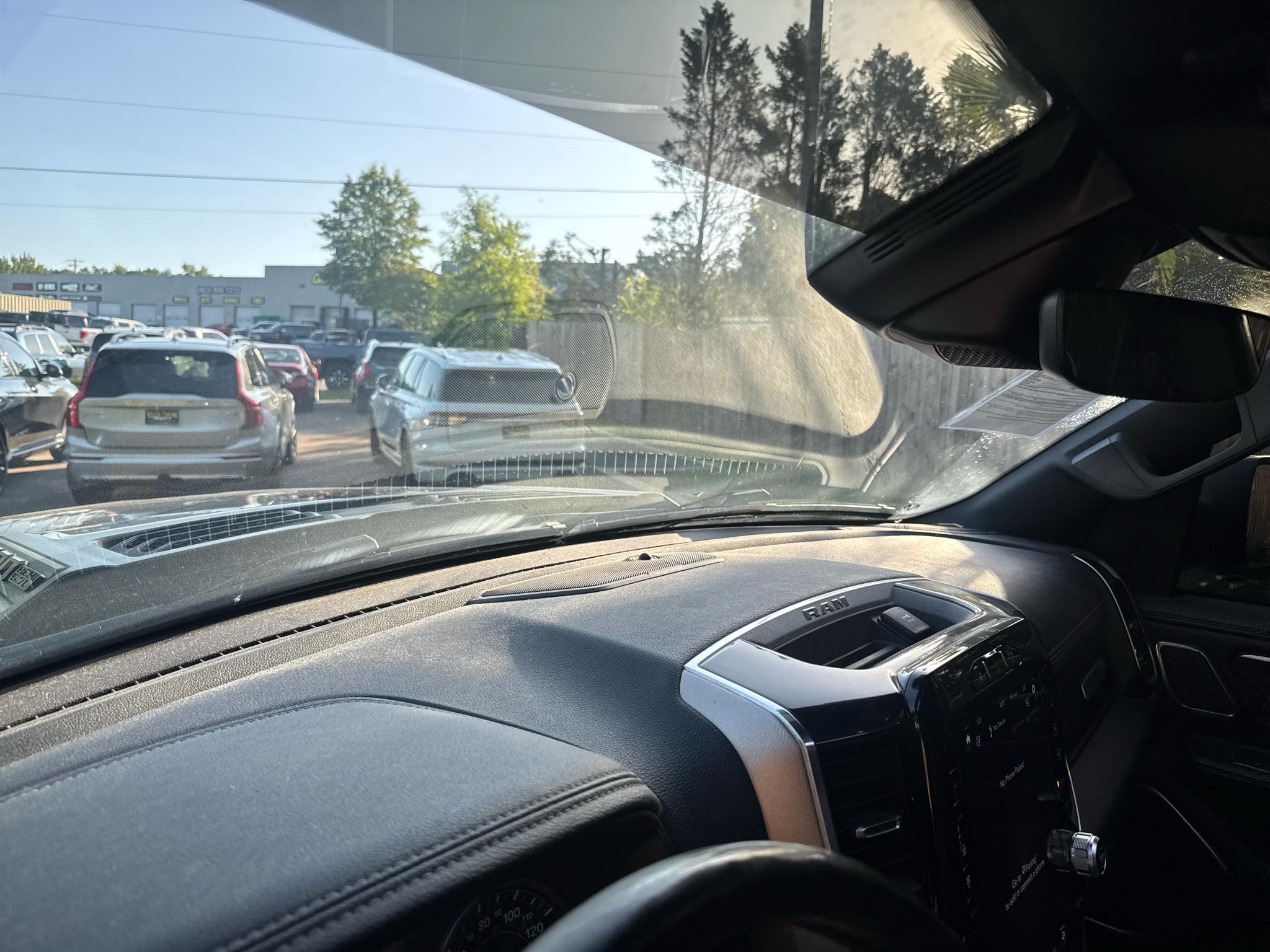 RAM 1500 Laramie 4x4 Crew Cab 5'7" Box 2019