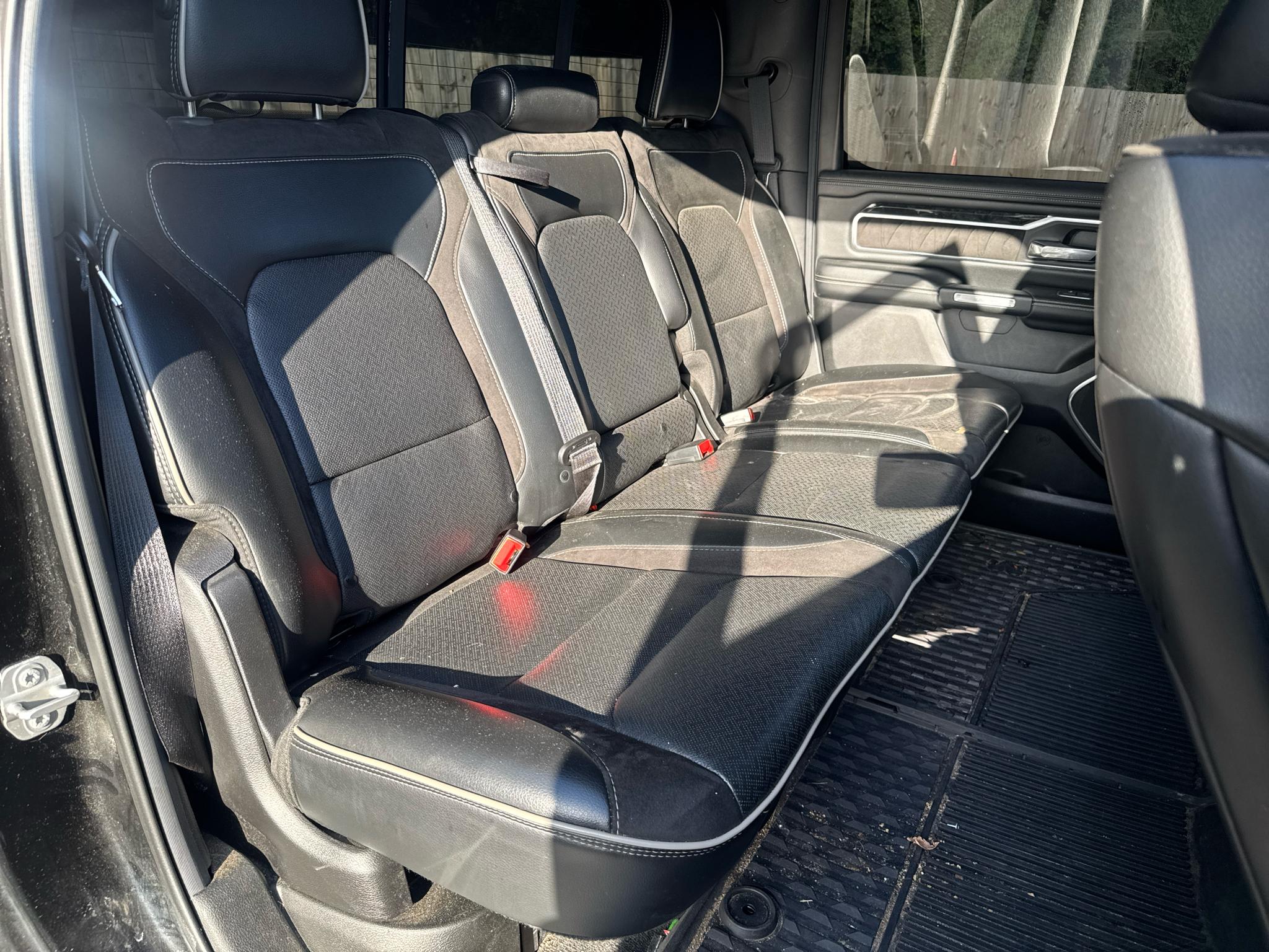 RAM 1500 Laramie 4x4 Crew Cab 5'7" Box 2019